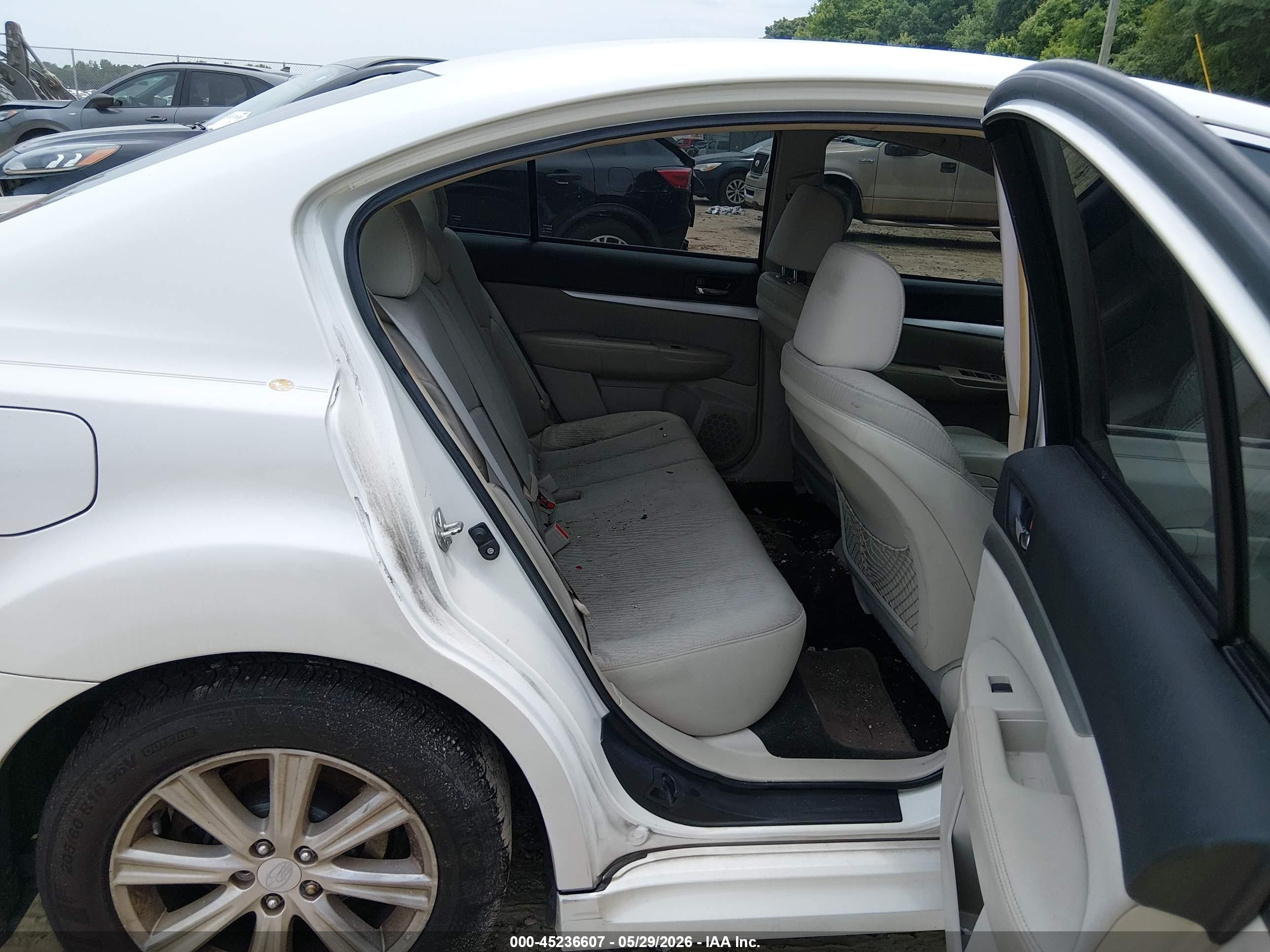 2012 Subaru Legacy 2.5i Белый vin: 4S3BMBA62C3036030