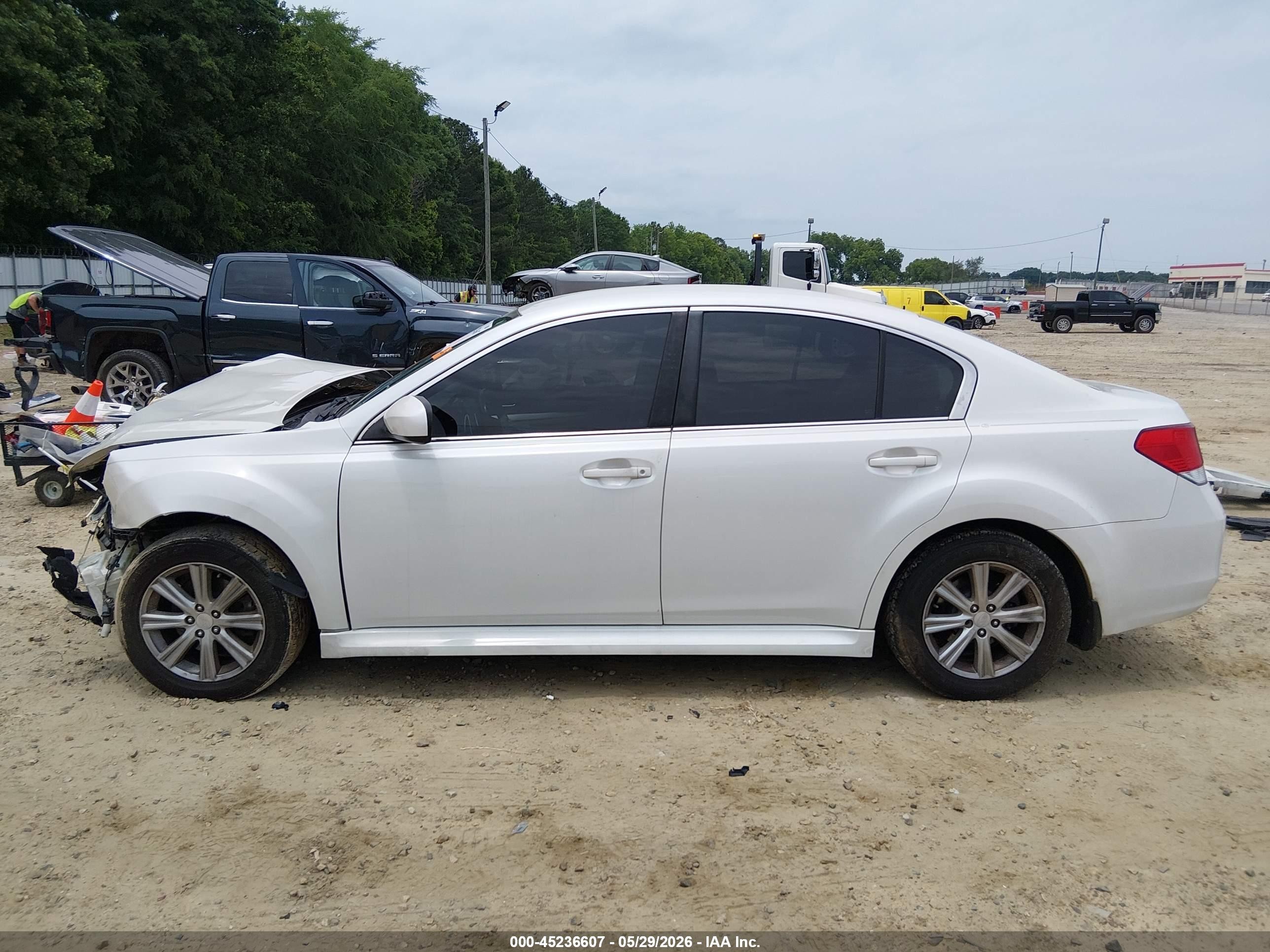2012 Subaru Legacy 2.5i Белый vin: 4S3BMBA62C3036030