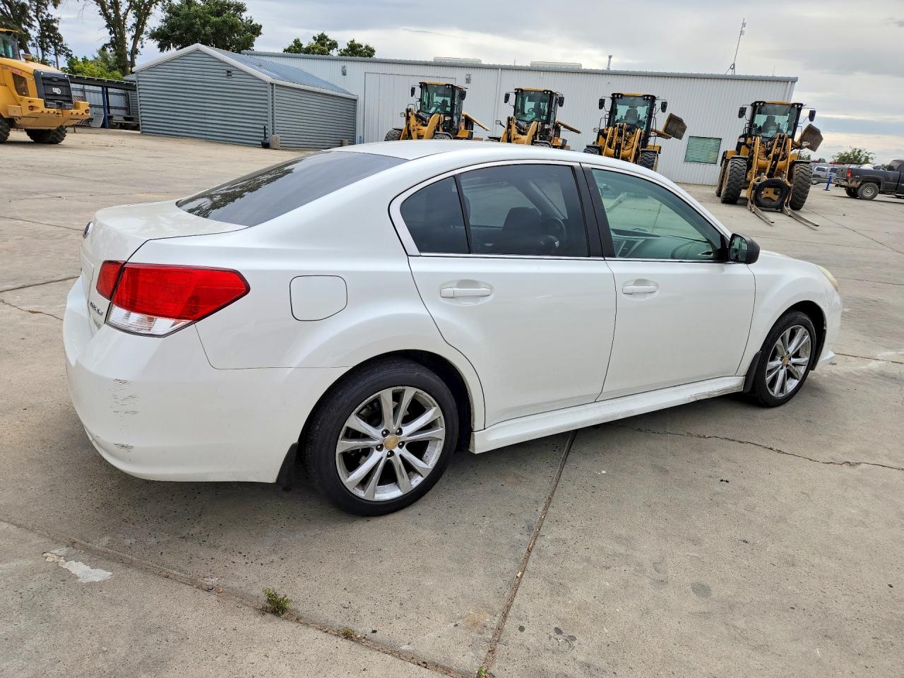 2014 Subaru Legacy 2.5i White vin: 4S3BMBA62E3031798