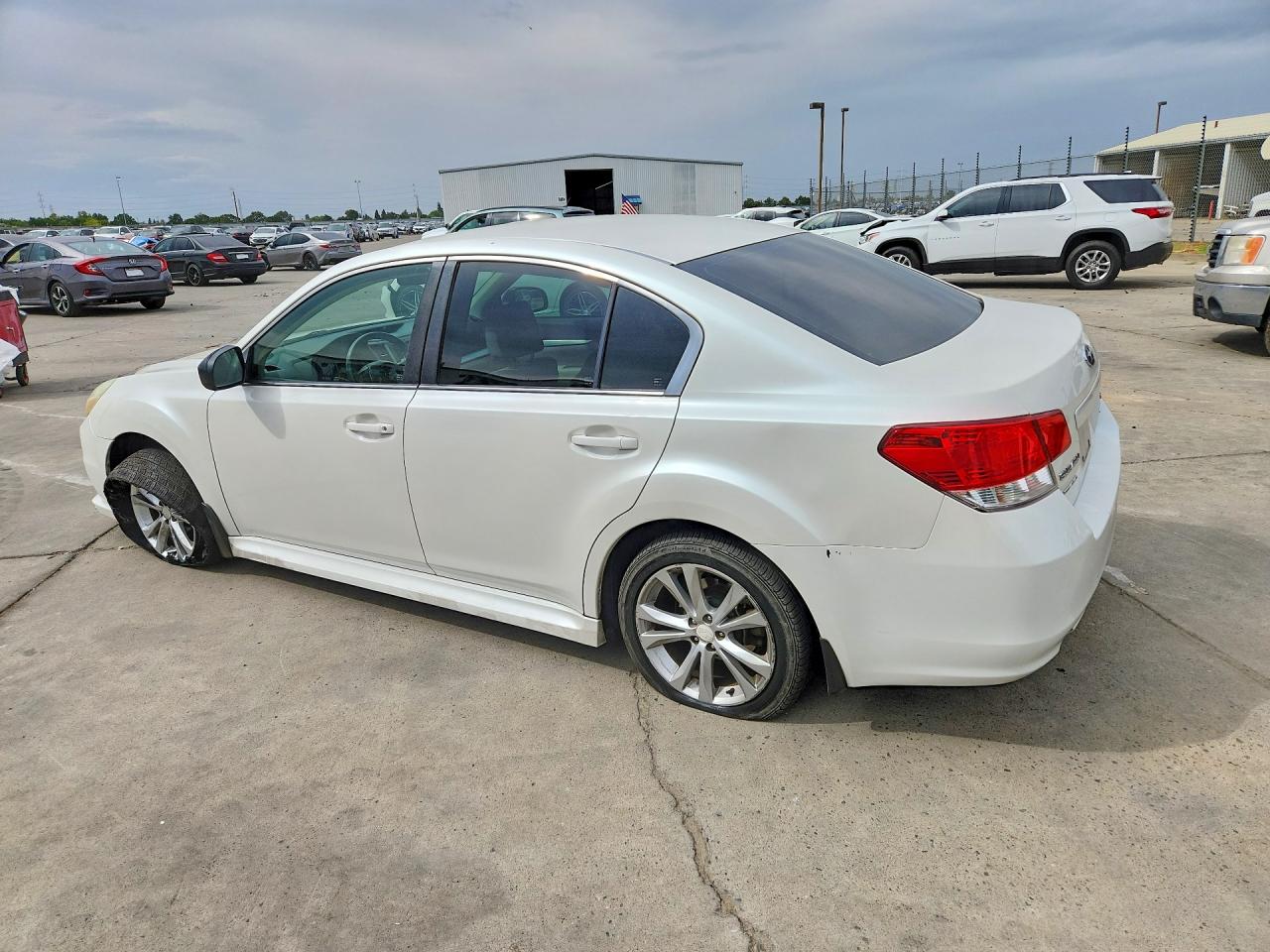 2014 Subaru Legacy 2.5i White vin: 4S3BMBA62E3031798