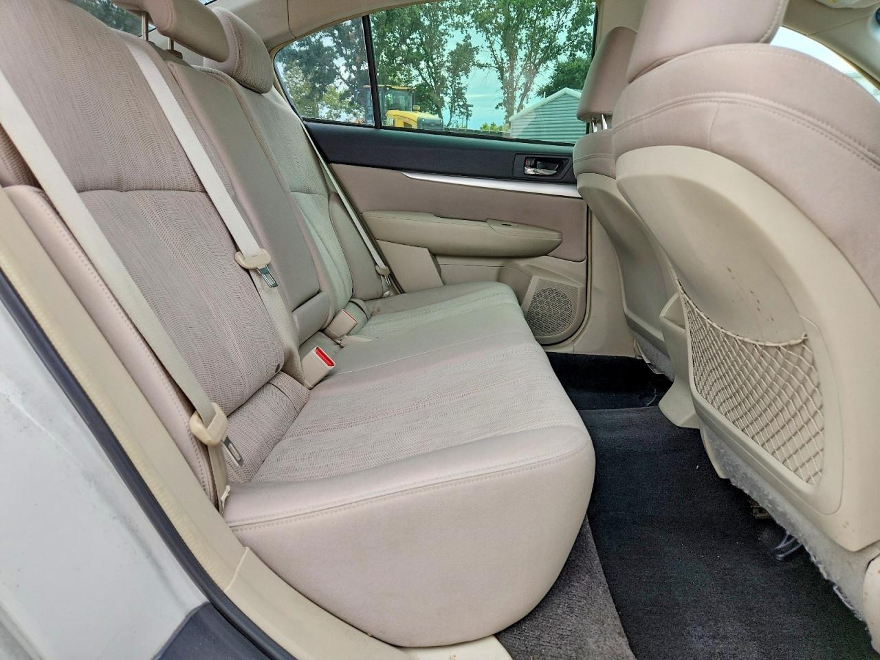 2014 Subaru Legacy 2.5i White vin: 4S3BMBA62E3031798
