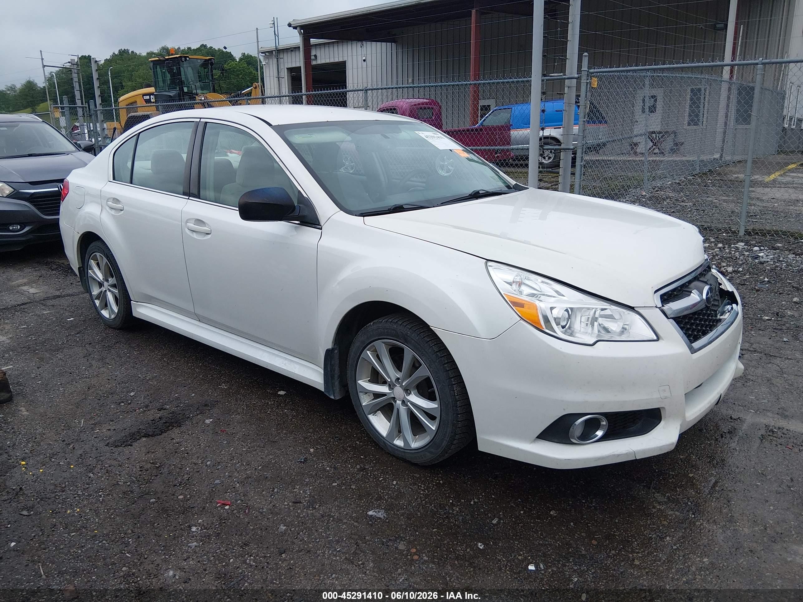 2014 Subaru Legacy 2.5i White vin: 4S3BMBA62E3035222