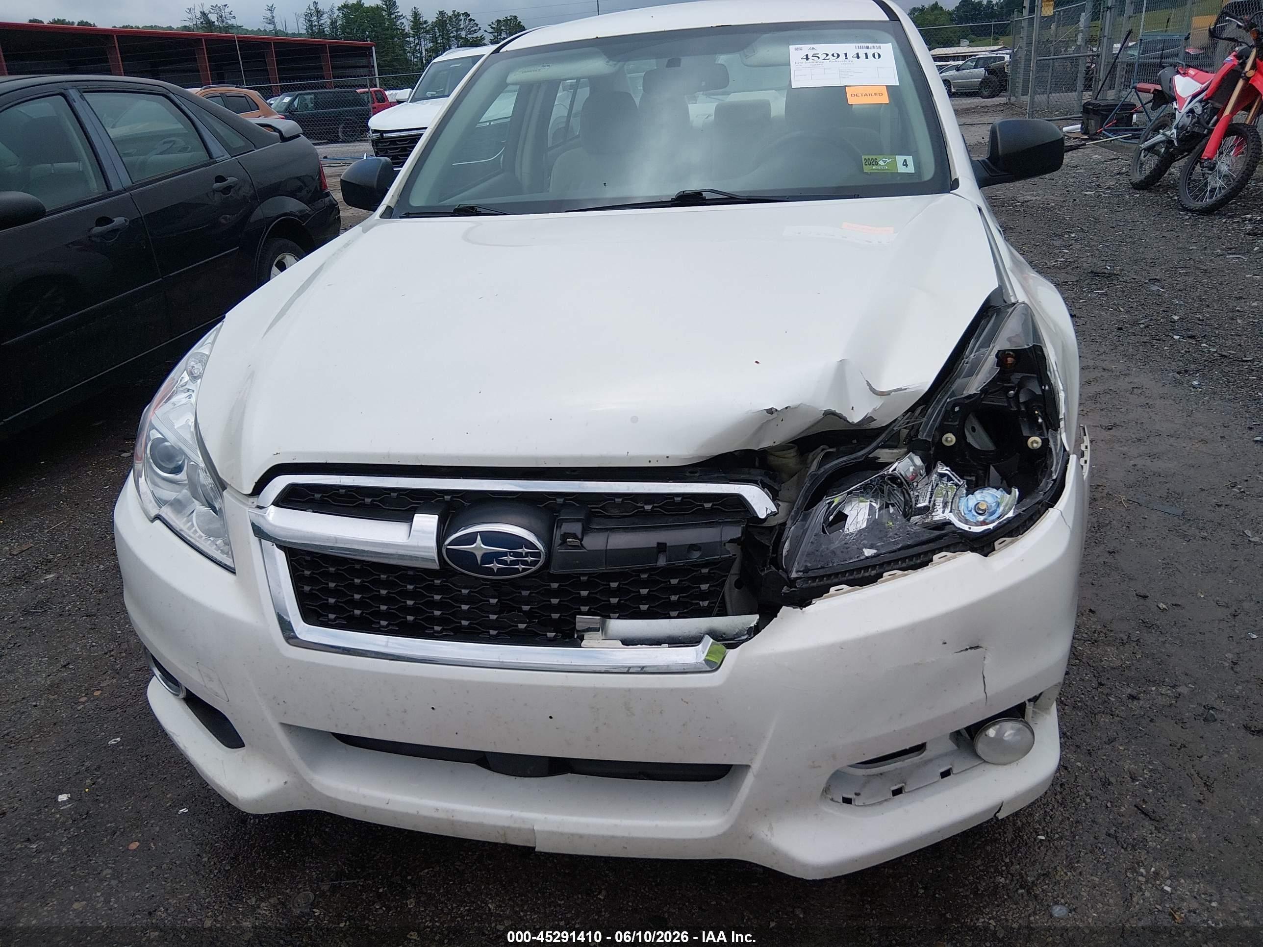 2014 Subaru Legacy 2.5i White vin: 4S3BMBA62E3035222