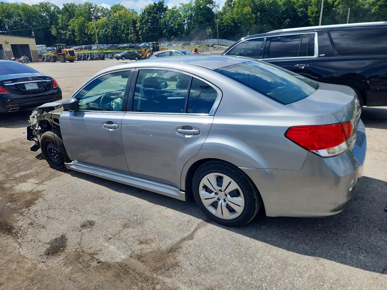 2011 Subaru Legacy 2.5i Silver vin: 4S3BMBA63B3229107