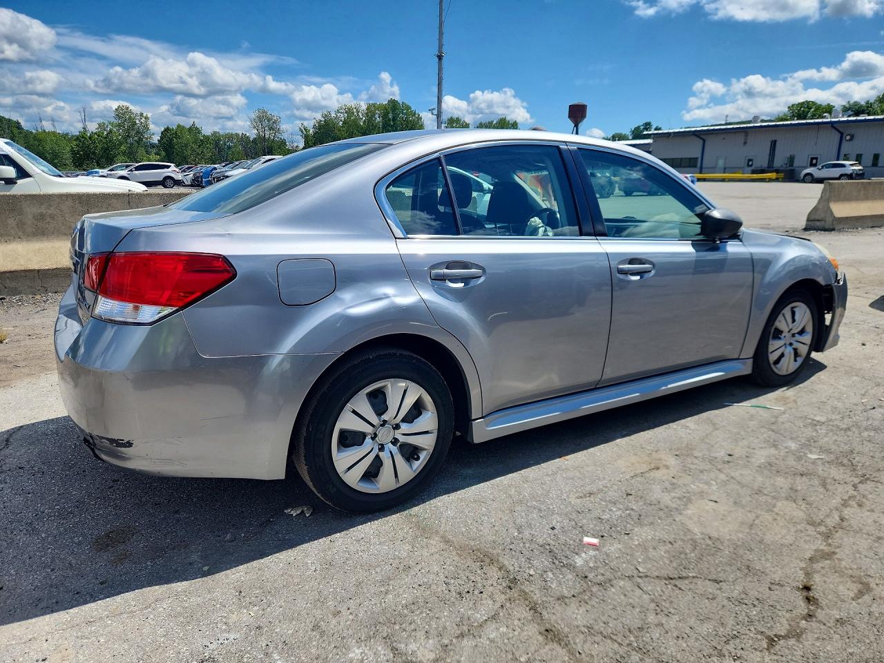 2011 Subaru Legacy 2.5i Silver vin: 4S3BMBA63B3229107