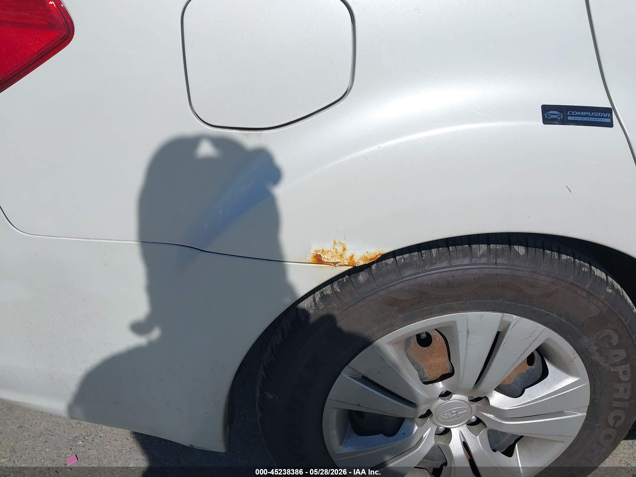 2011 Subaru Legacy 2.5i White vin: 4S3BMBA63B3238048