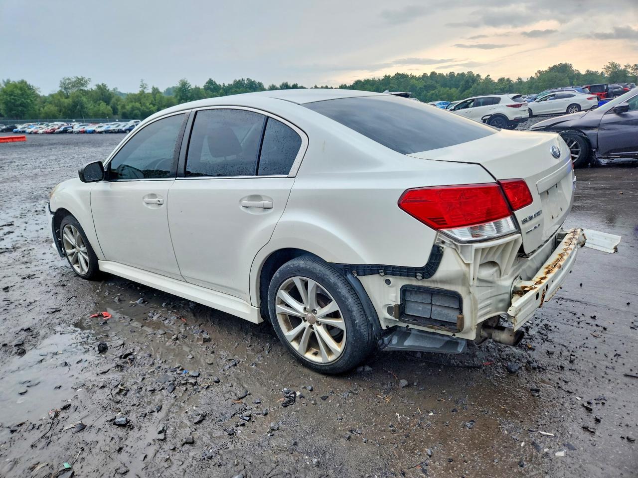 2014 Subaru Legacy 2.5i White vin: 4S3BMBA63E3037447