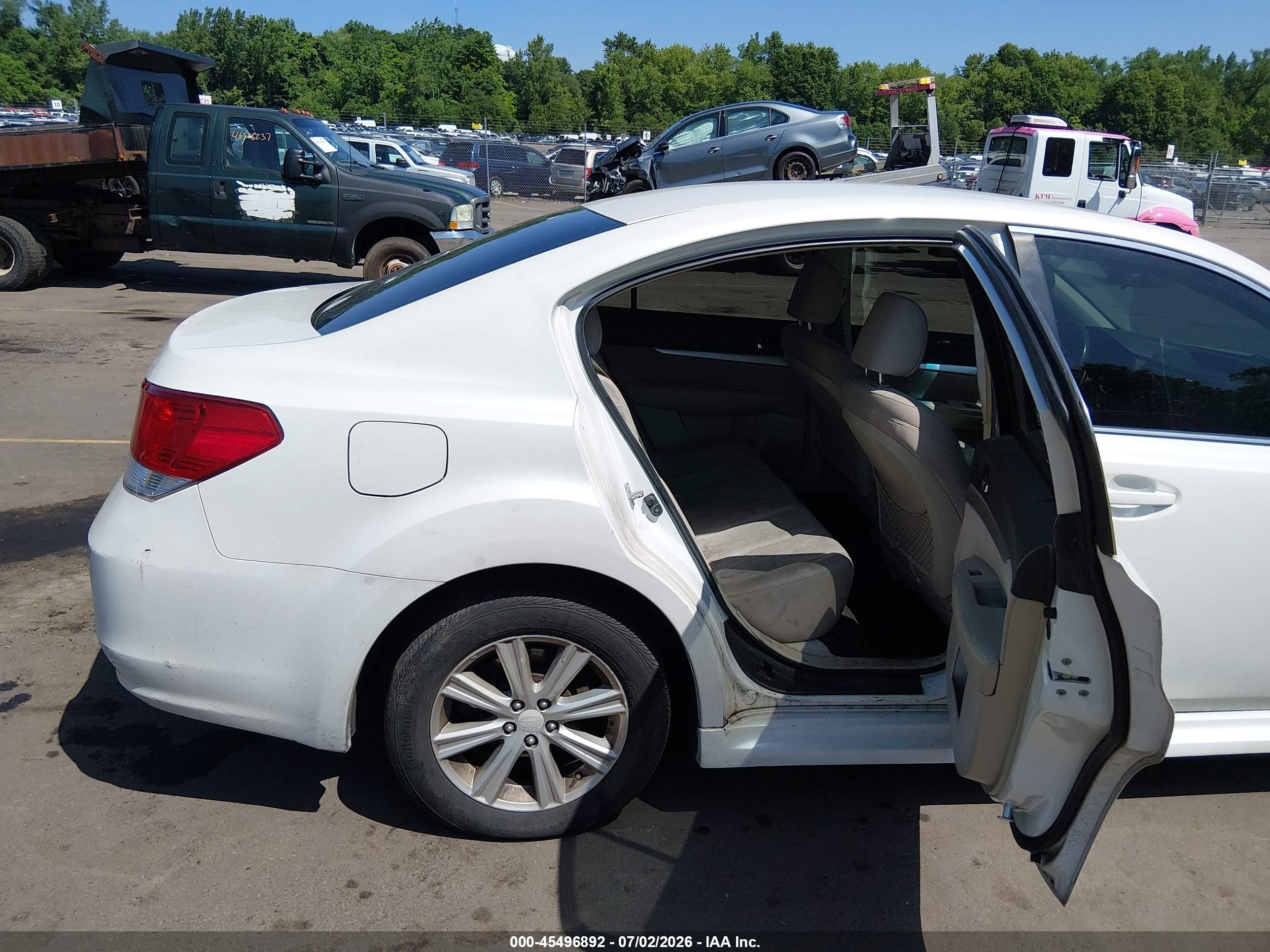 2013 Subaru Legacy 2.5i White vin: 4S3BMBA64D3037827
