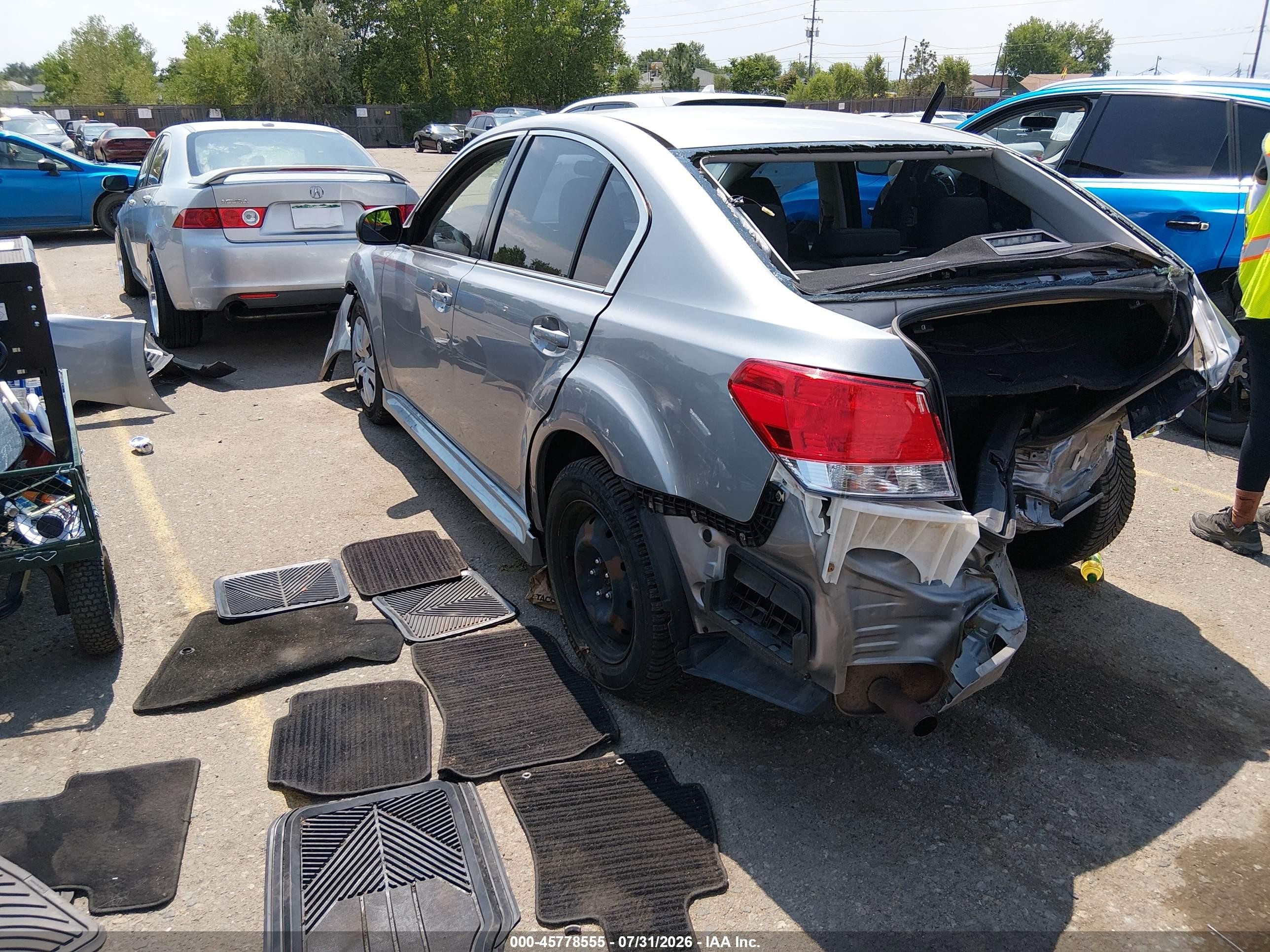2011 Subaru Legacy 2.5i Silver vin: 4S3BMBA65B3251724