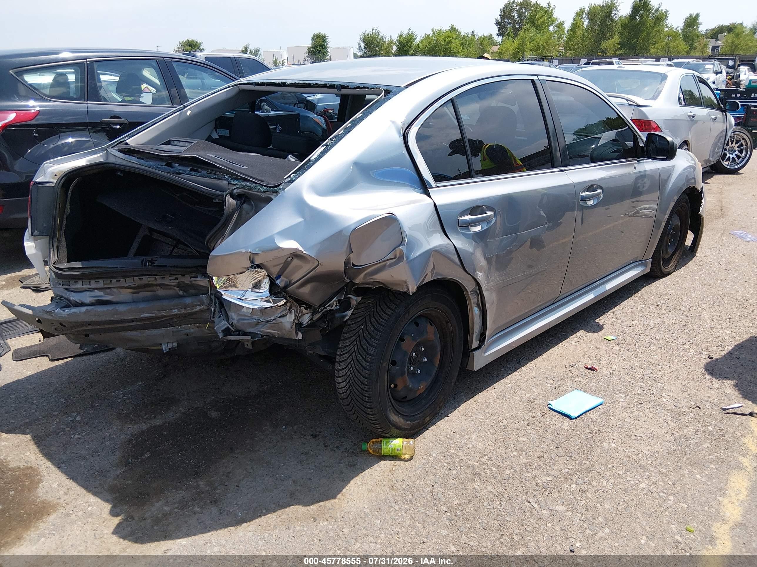 2011 Subaru Legacy 2.5i Silver vin: 4S3BMBA65B3251724