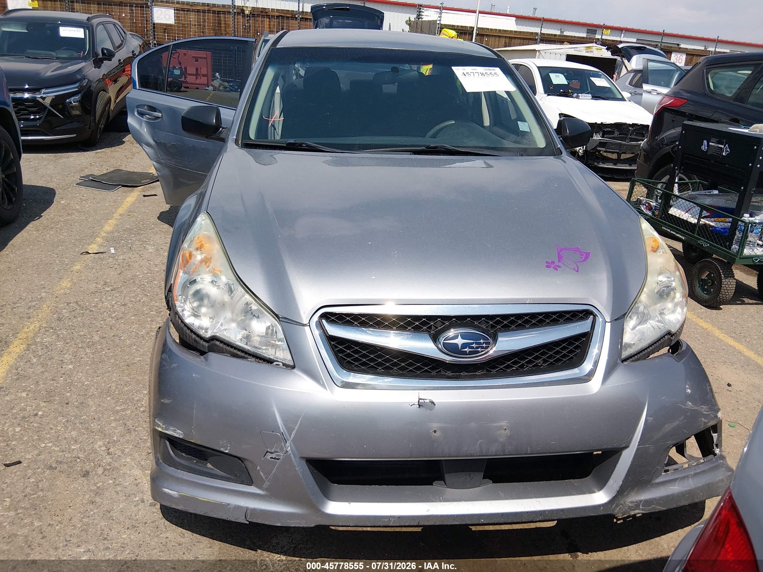 2011 Subaru Legacy 2.5i Silver vin: 4S3BMBA65B3251724