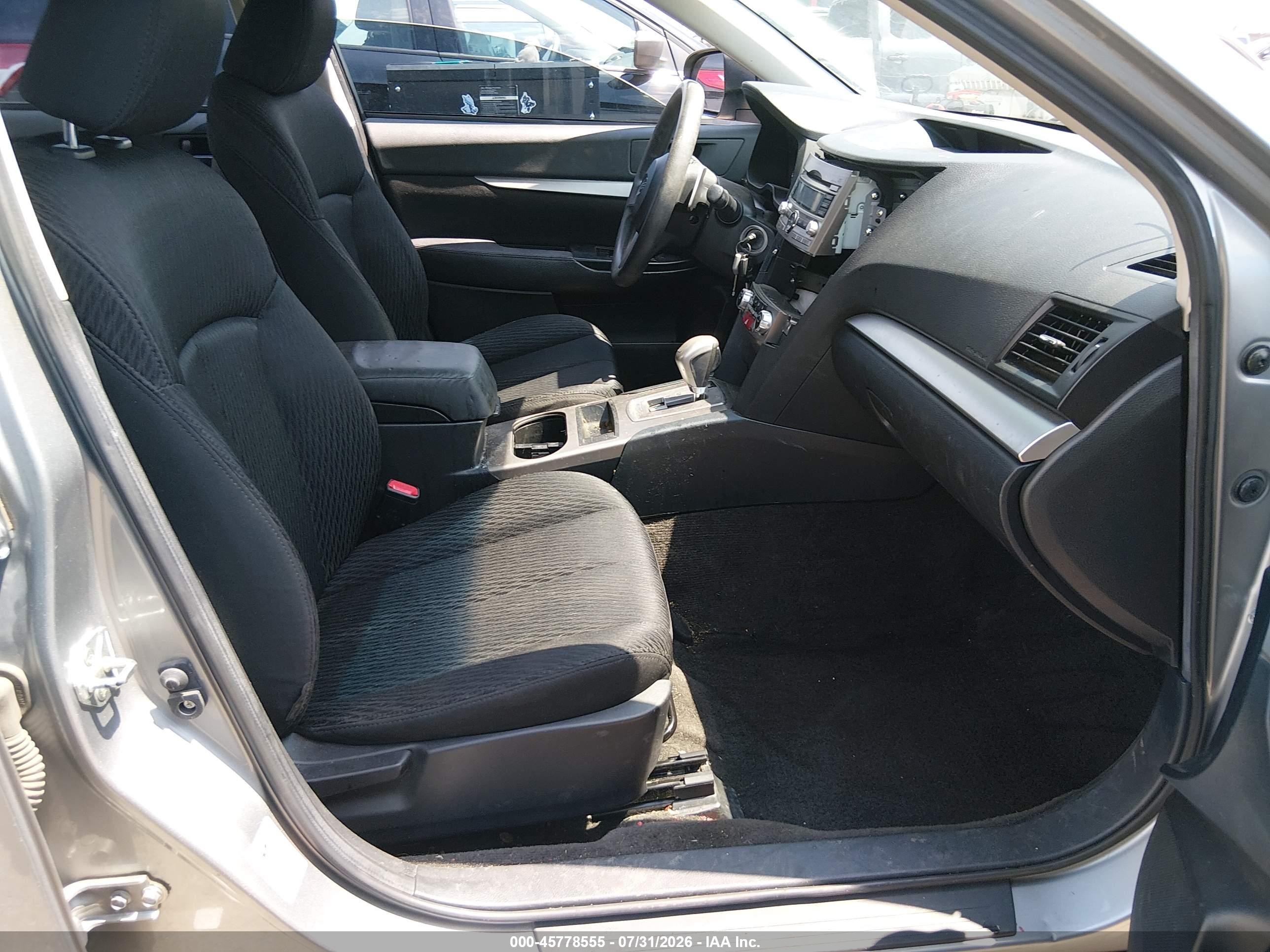 2011 Subaru Legacy 2.5i Silver vin: 4S3BMBA65B3251724