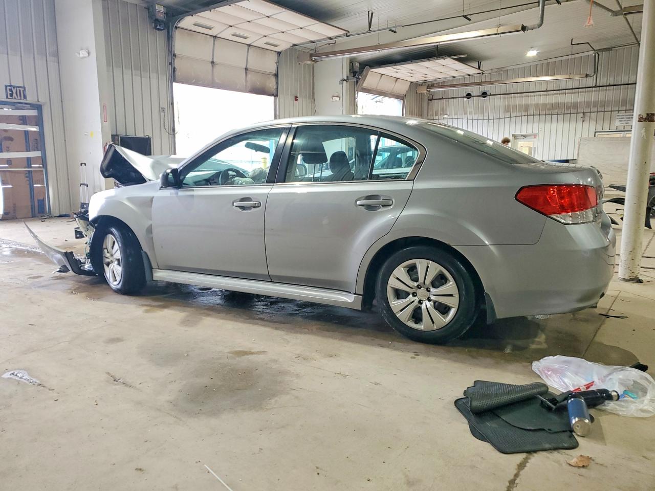 2011 Subaru Legacy 2.5i Silver vin: 4S3BMBA66B3223723