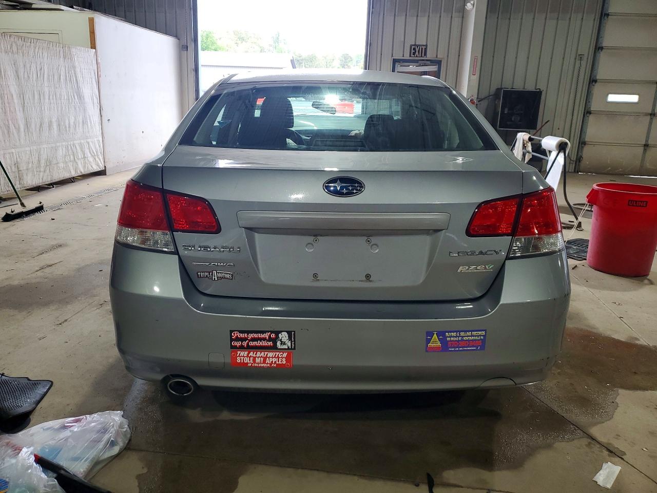 2011 Subaru Legacy 2.5i Silver vin: 4S3BMBA66B3223723