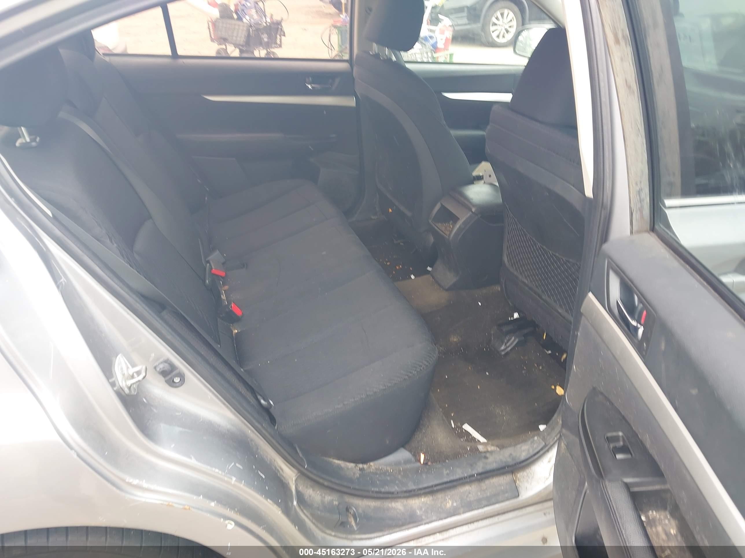 2011 Subaru Legacy 2.5i Silver vin: 4S3BMBA66B3250226