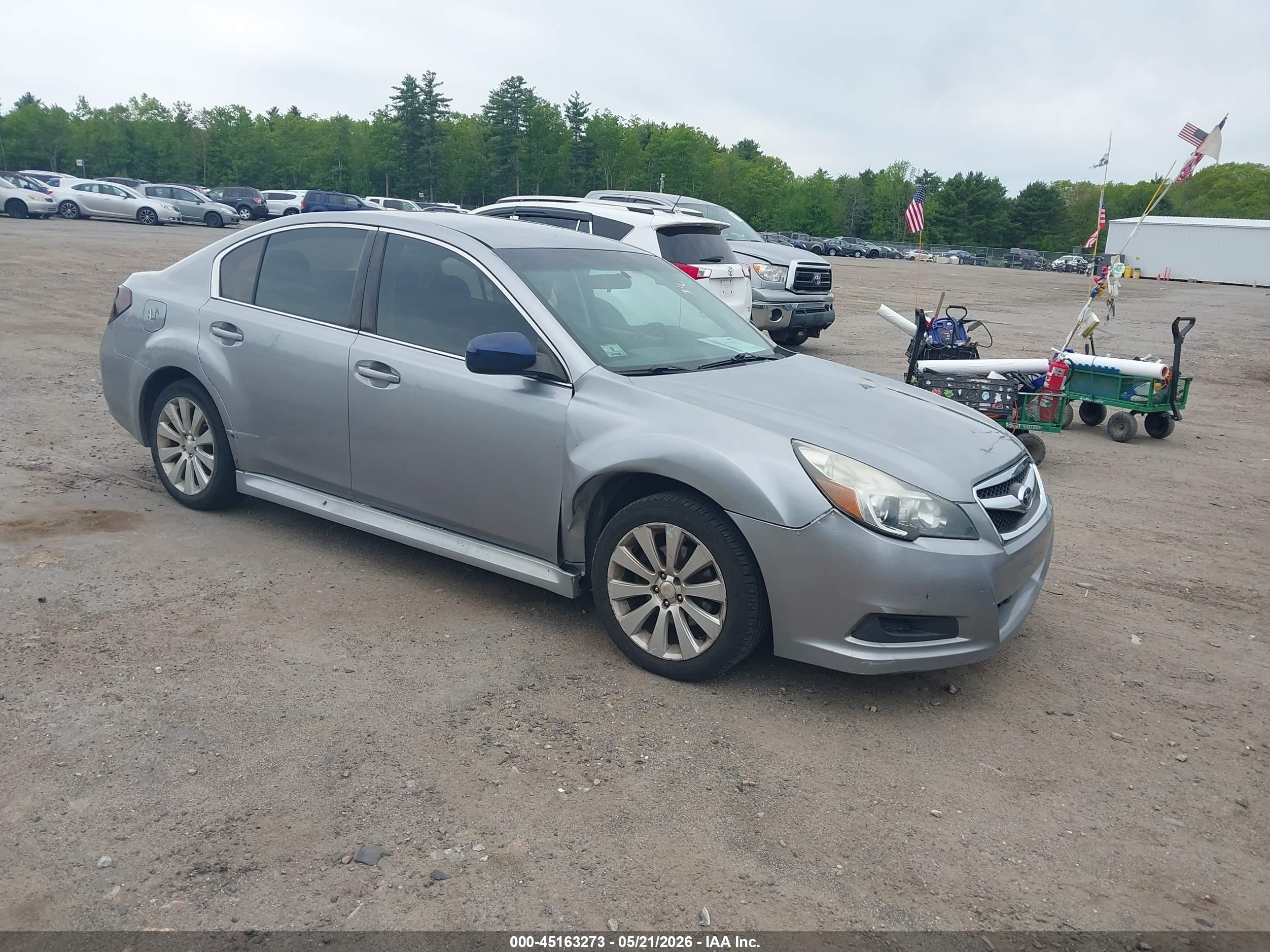 2011 Subaru Legacy 2.5i Silver vin: 4S3BMBA66B3250226
