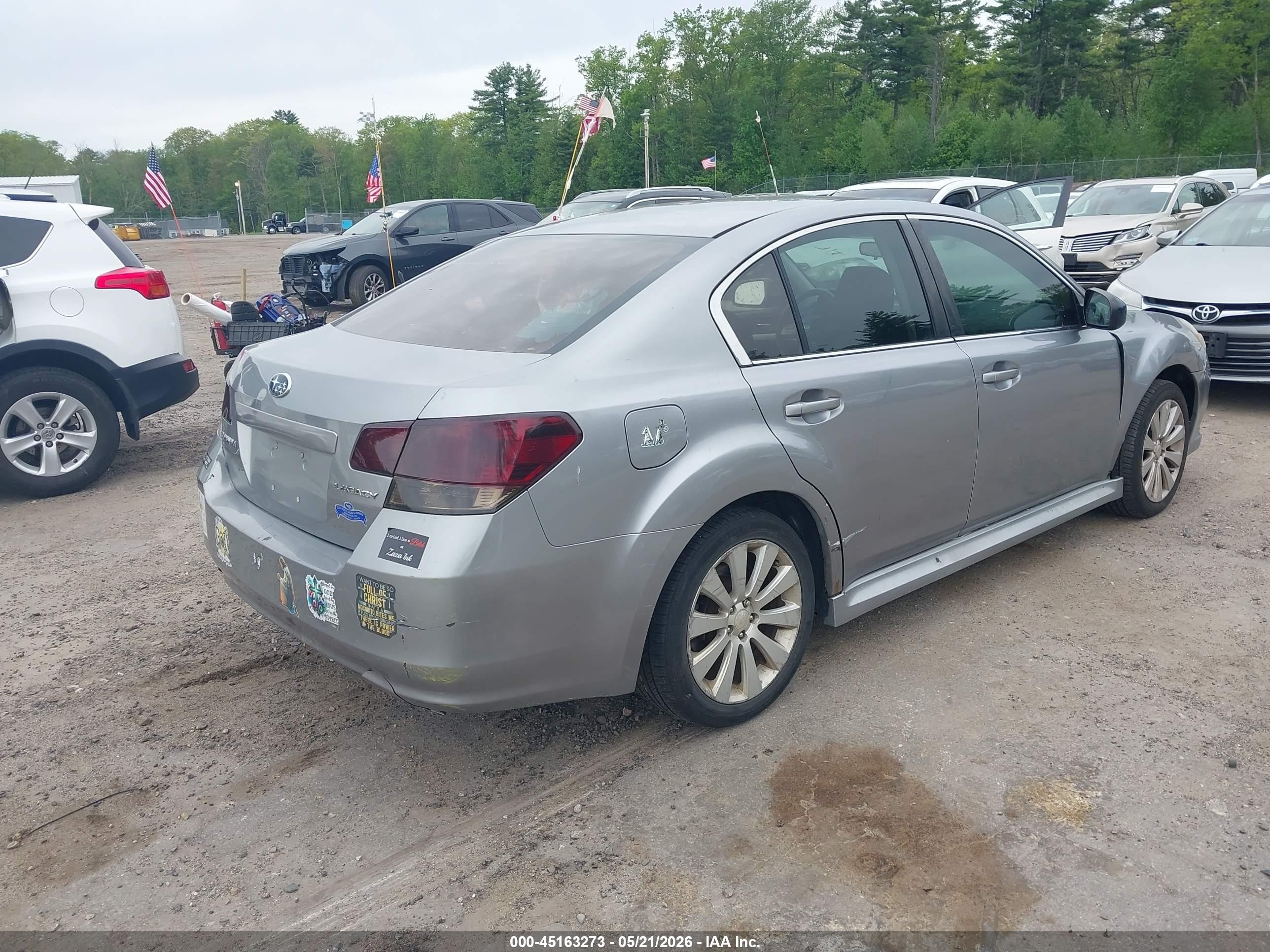 2011 Subaru Legacy 2.5i Silver vin: 4S3BMBA66B3250226