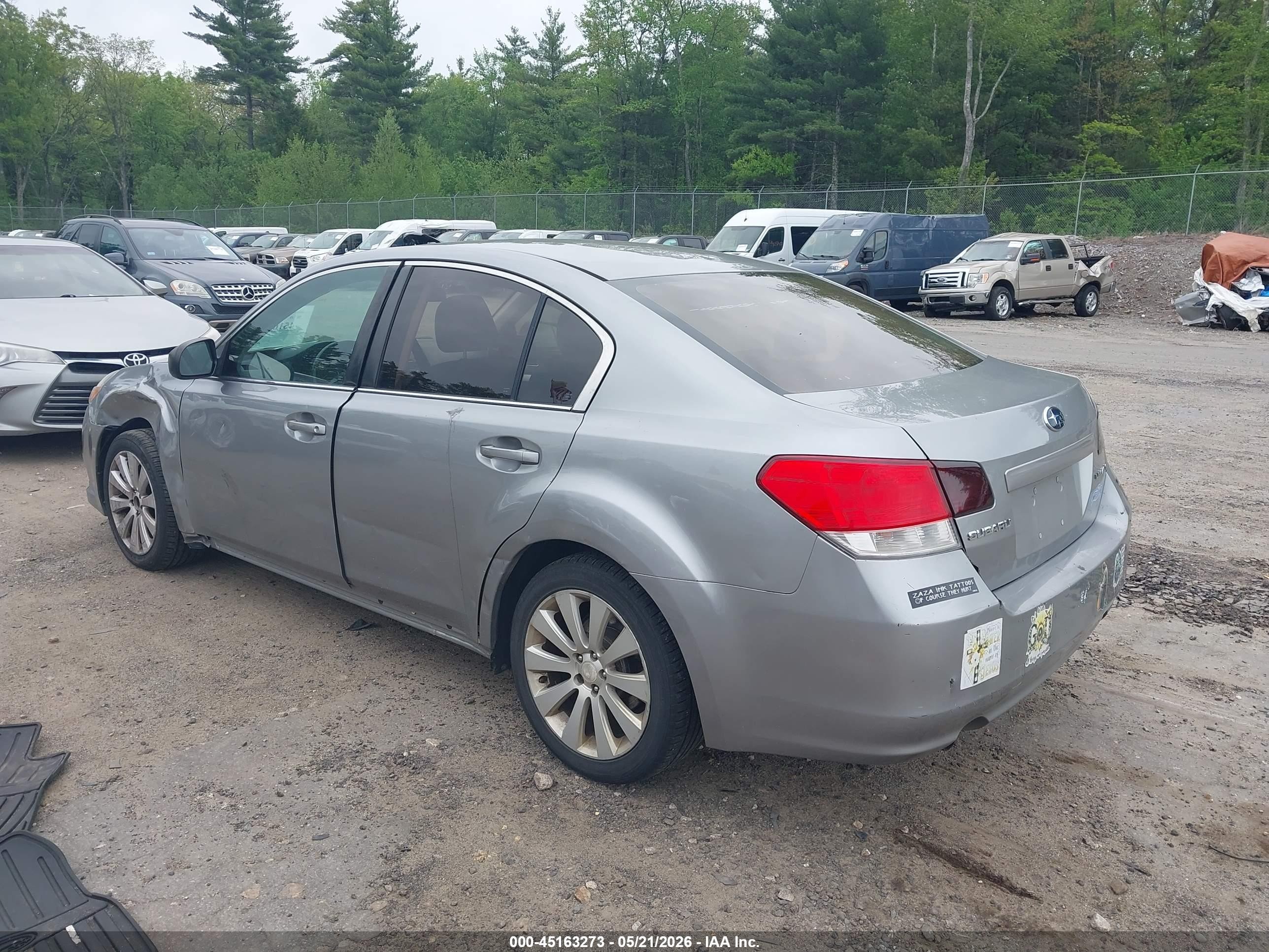 2011 Subaru Legacy 2.5i Silver vin: 4S3BMBA66B3250226