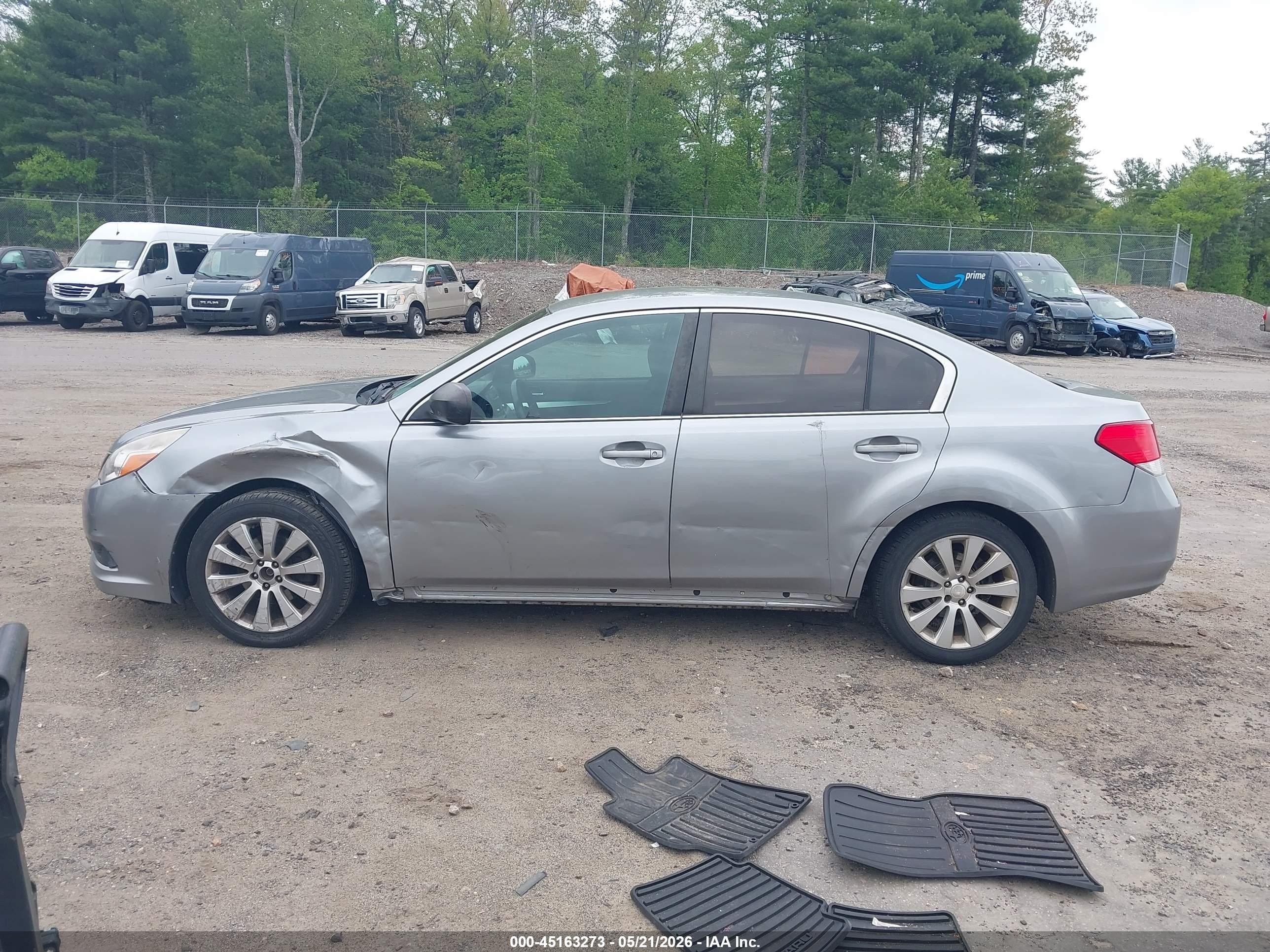 2011 Subaru Legacy 2.5i Silver vin: 4S3BMBA66B3250226