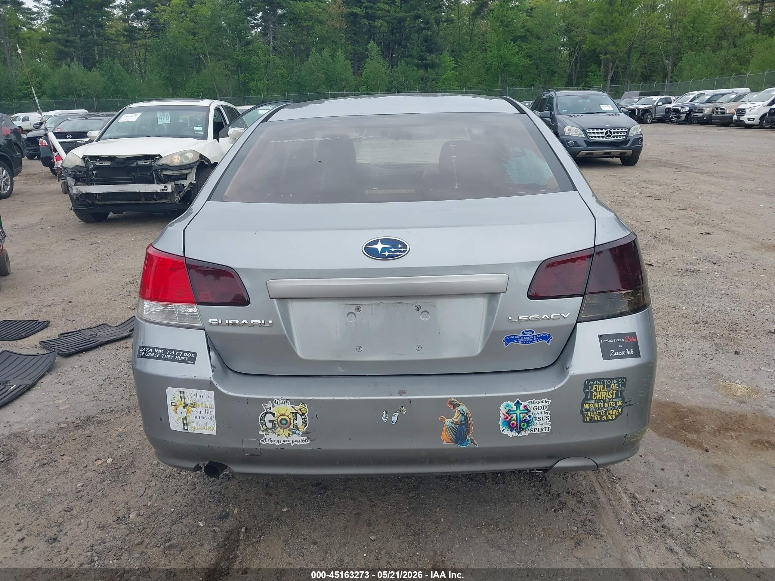 2011 Subaru Legacy 2.5i Silver vin: 4S3BMBA66B3250226