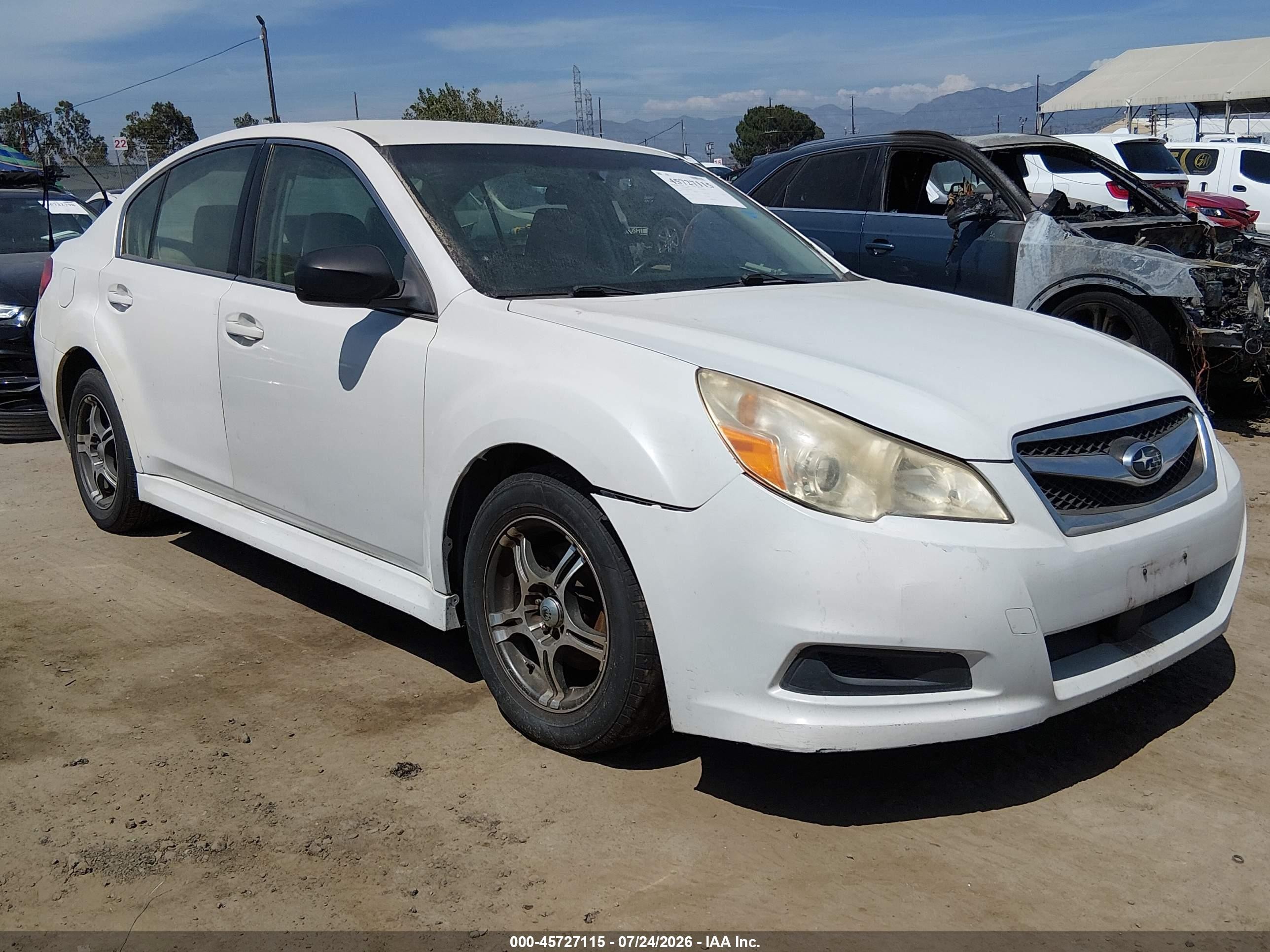 2011 Subaru Legacy 2.5i White vin: 4S3BMBA66B3250646