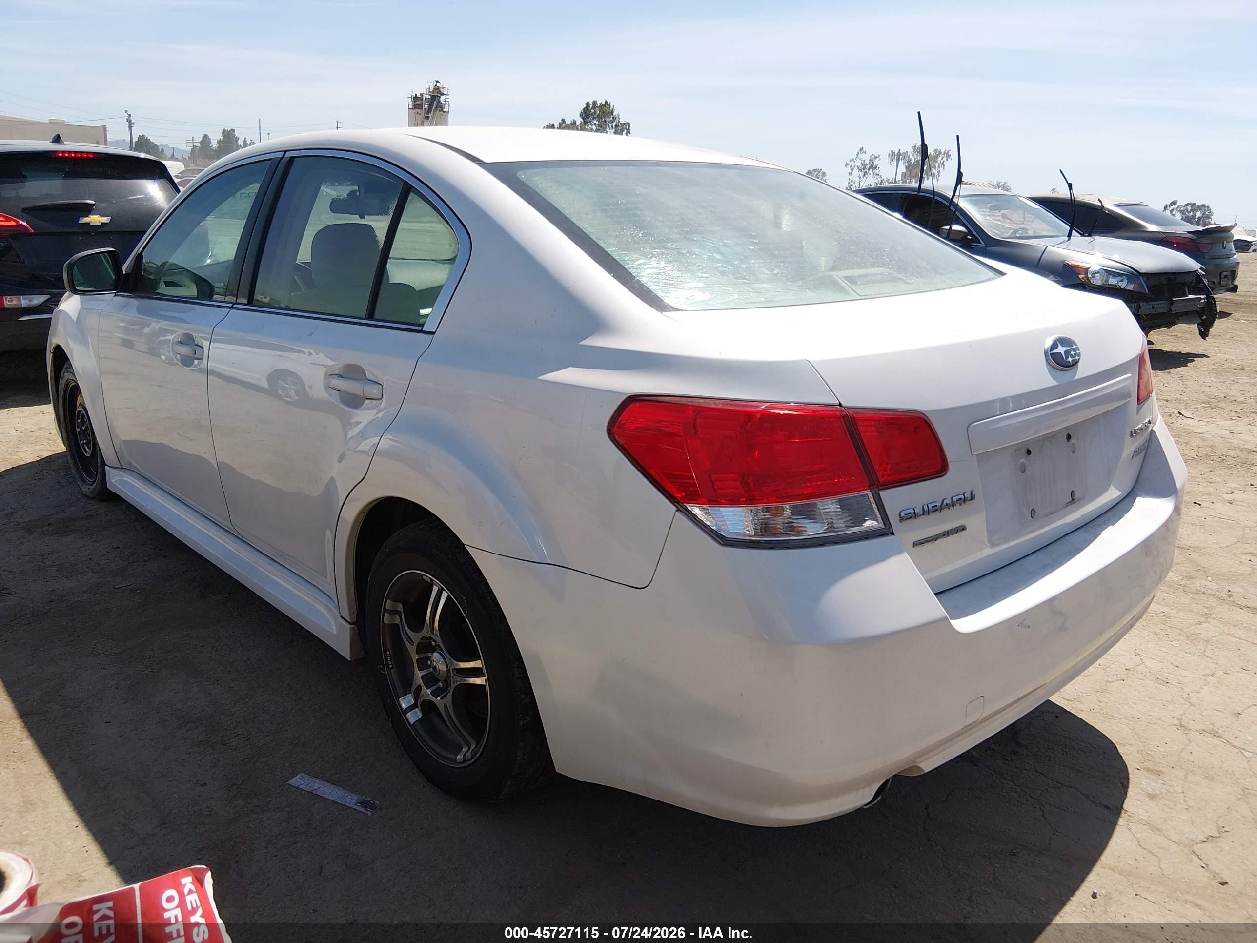 2011 Subaru Legacy 2.5i White vin: 4S3BMBA66B3250646