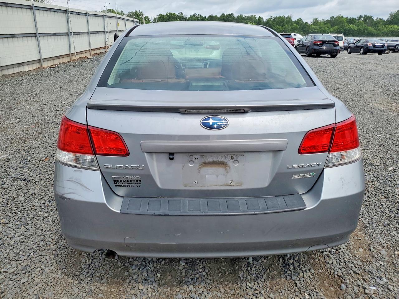 2011 Subaru Legacy 2.5i Silver vin: 4S3BMBA66B3258570