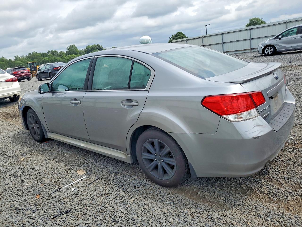 2011 Subaru Legacy 2.5i Silver vin: 4S3BMBA66B3258570