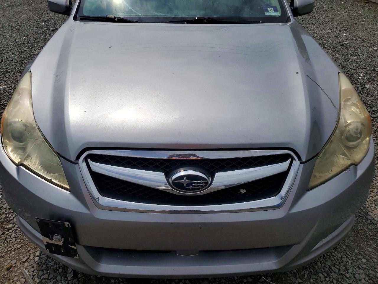 2011 Subaru Legacy 2.5i Silver vin: 4S3BMBA66B3258570