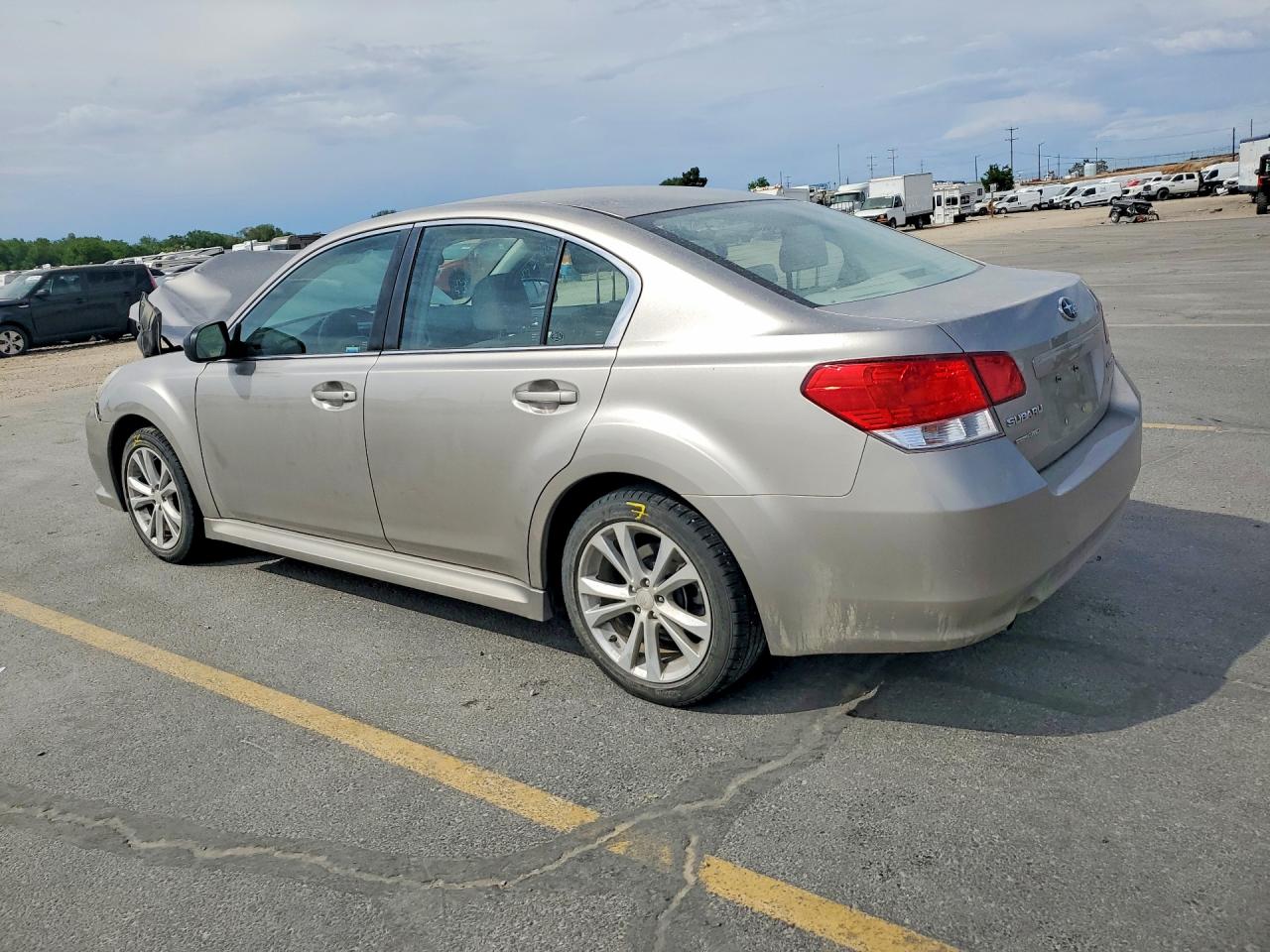 2014 Subaru Legacy 2.5i Silver vin: 4S3BMBA67E3031795