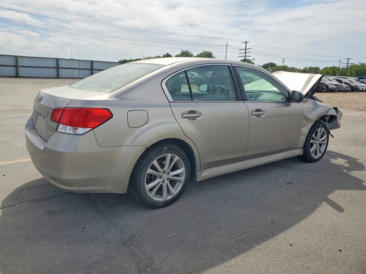 2014 Subaru Legacy 2.5i Silver vin: 4S3BMBA67E3031795