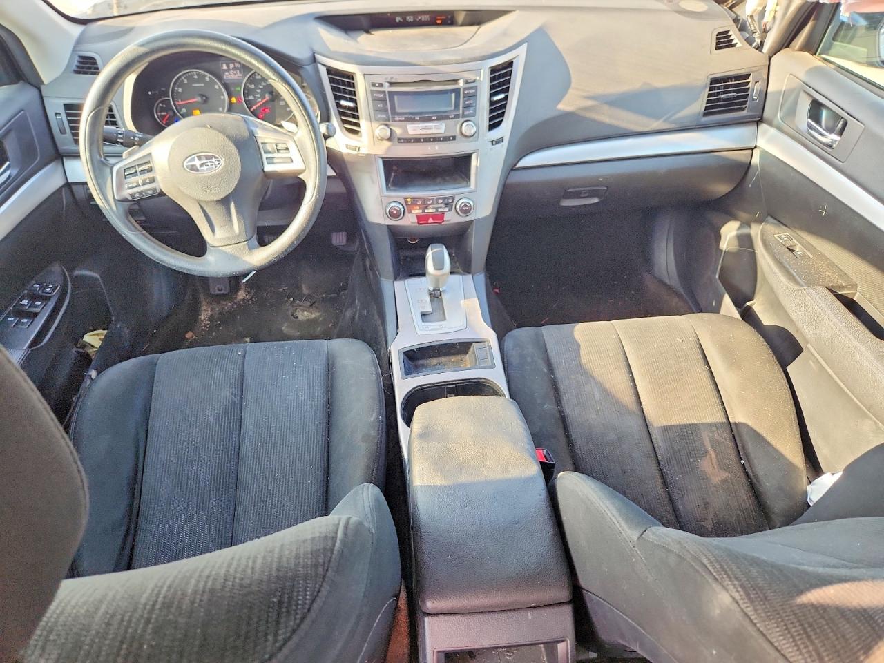 2014 Subaru Legacy 2.5i Silver vin: 4S3BMBA67E3031862