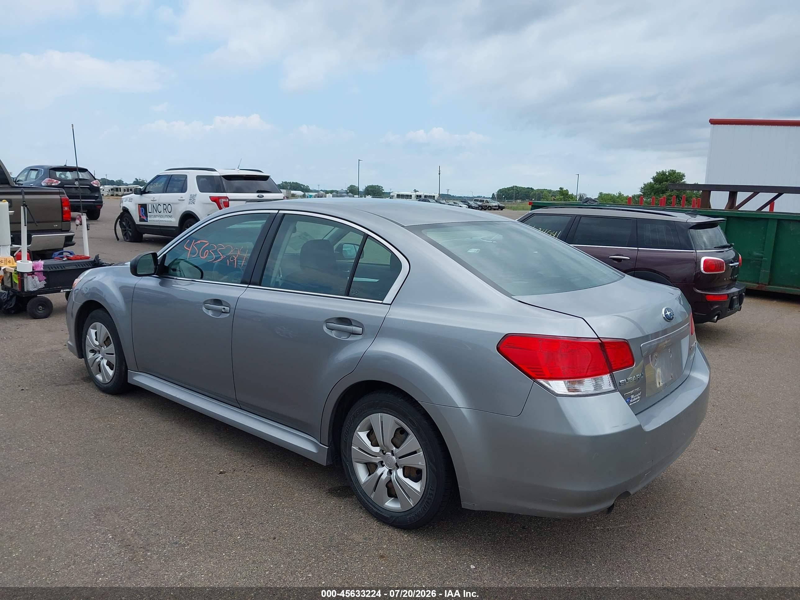 2011 Subaru Legacy 2.5i Silver vin: 4S3BMBA68B3223190