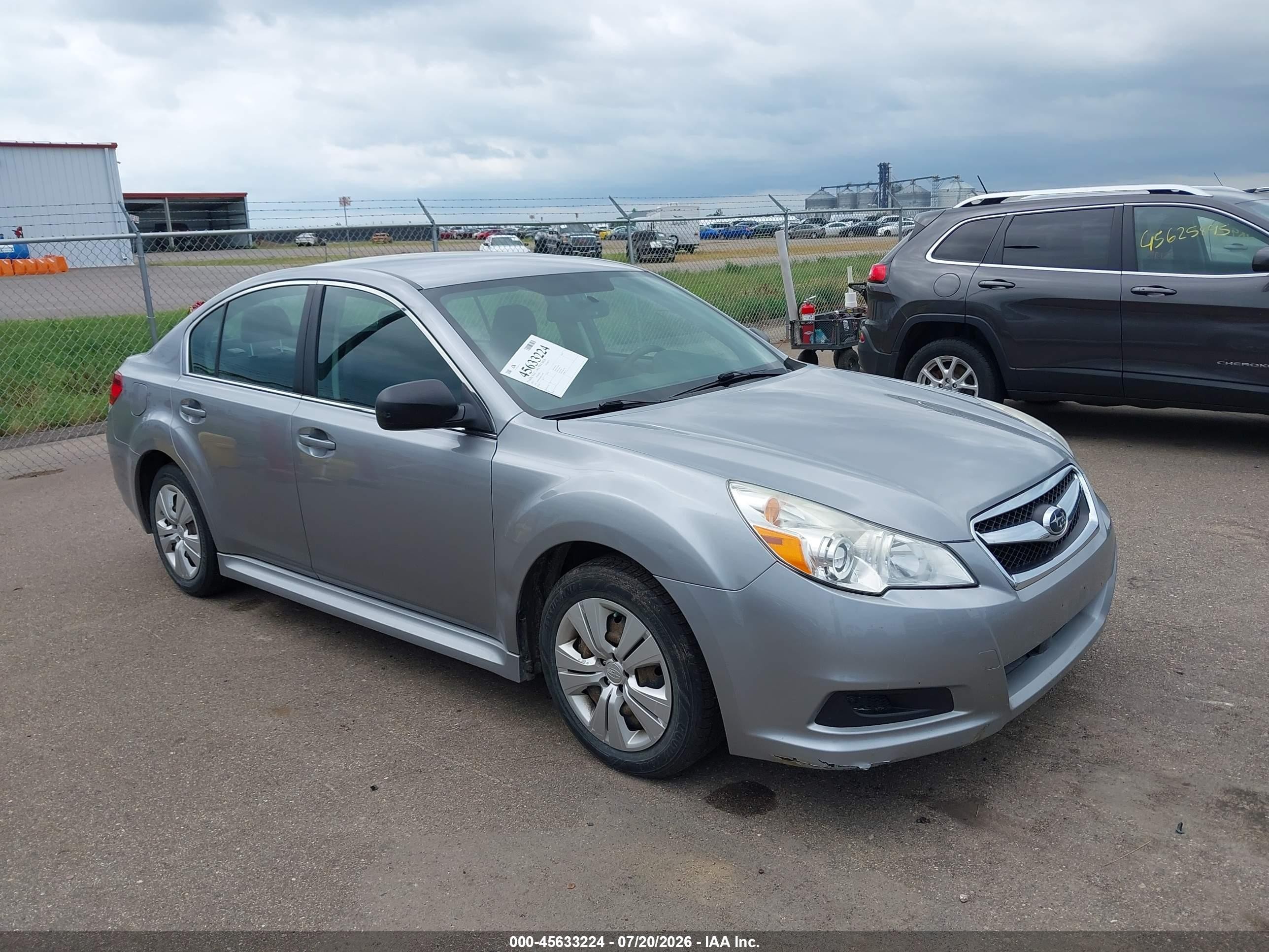 2011 Subaru Legacy 2.5i Silver vin: 4S3BMBA68B3223190
