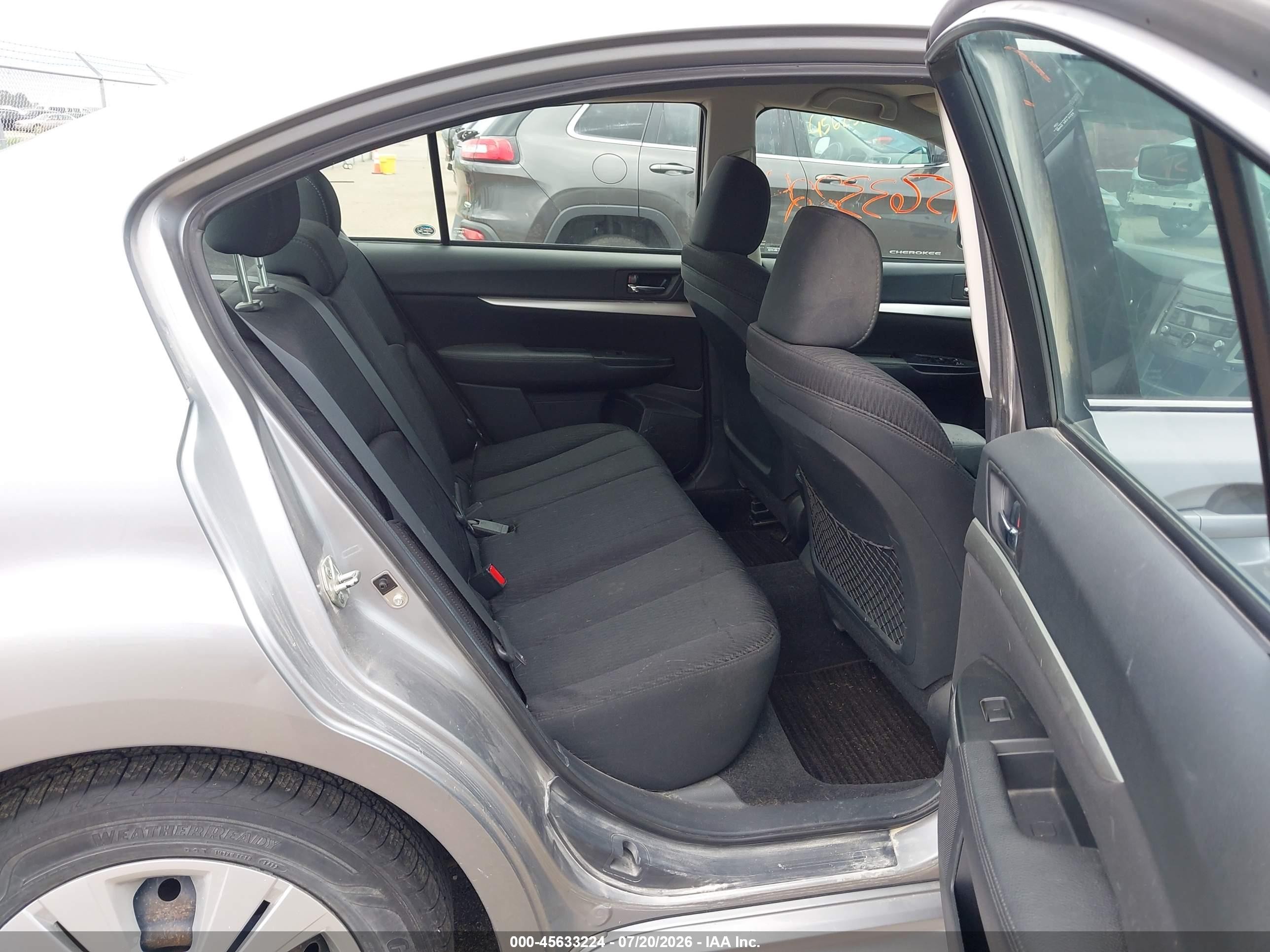 2011 Subaru Legacy 2.5i Silver vin: 4S3BMBA68B3223190