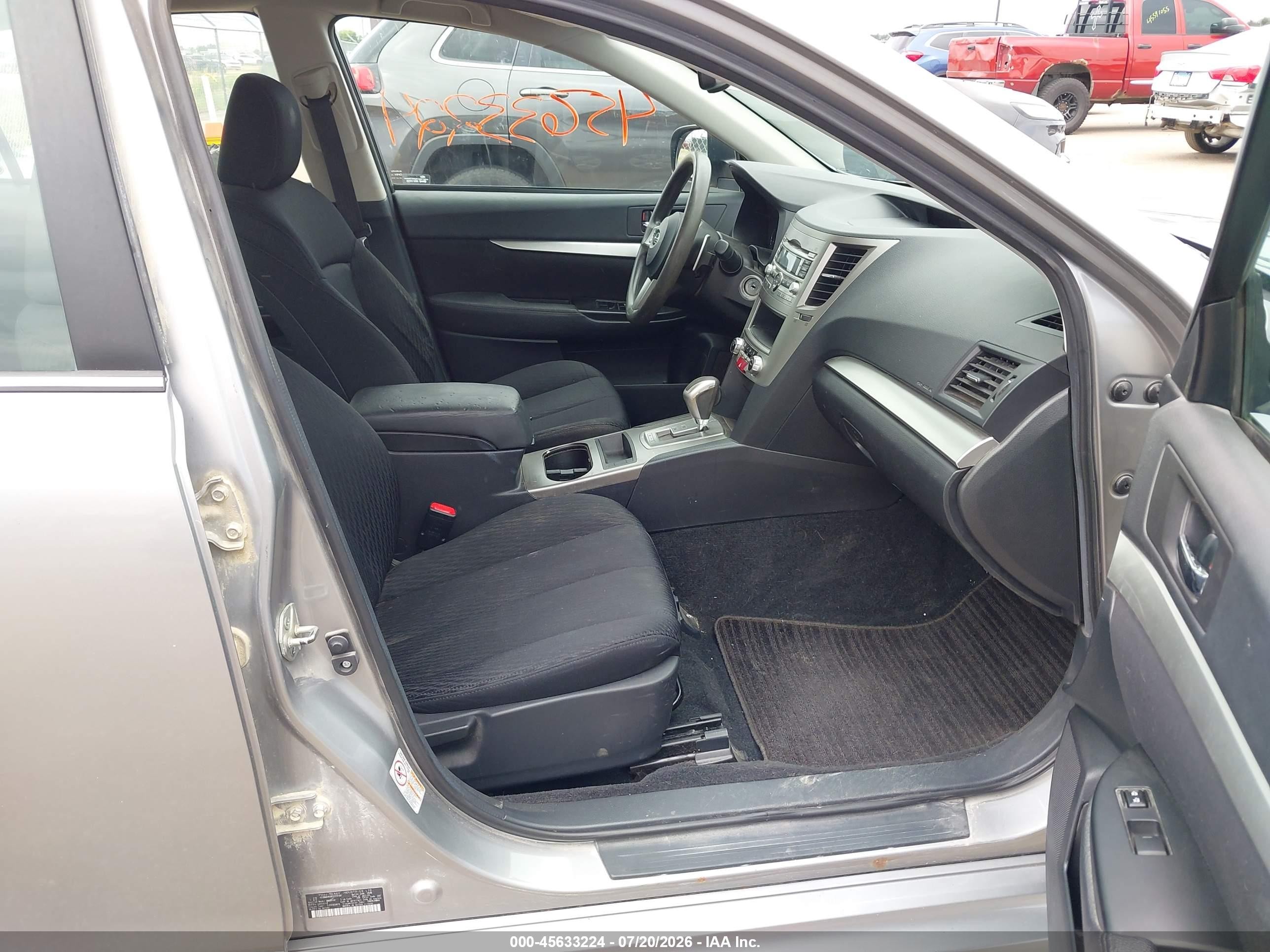 2011 Subaru Legacy 2.5i Silver vin: 4S3BMBA68B3223190