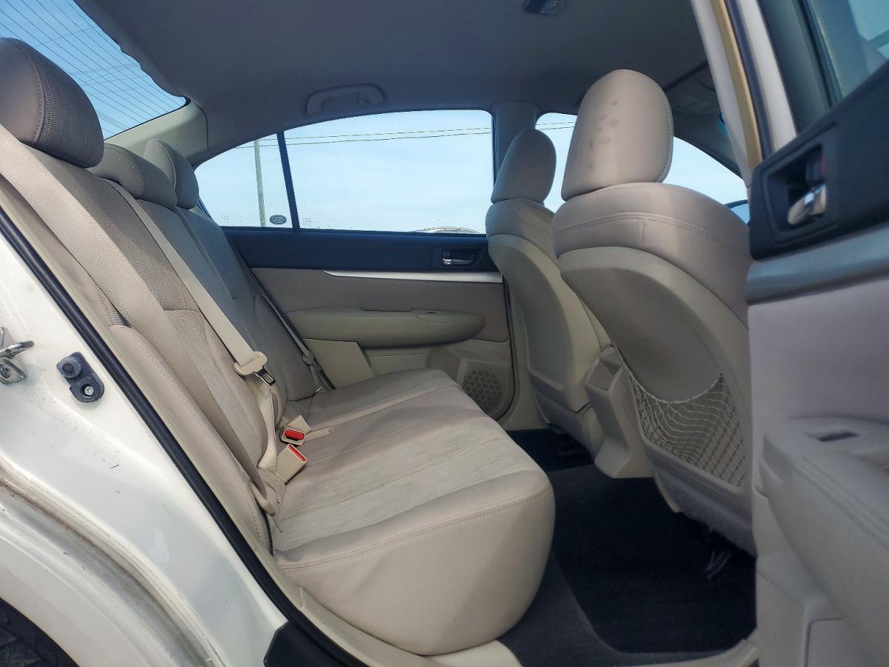 2013 Subaru Legacy 2.5i White vin: 4S3BMBA68D3017354