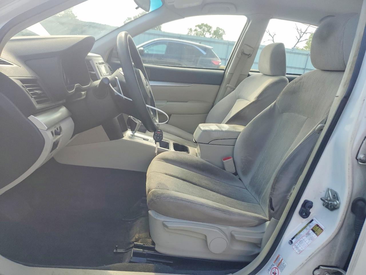 2013 Subaru Legacy 2.5i White vin: 4S3BMBA68D3017354