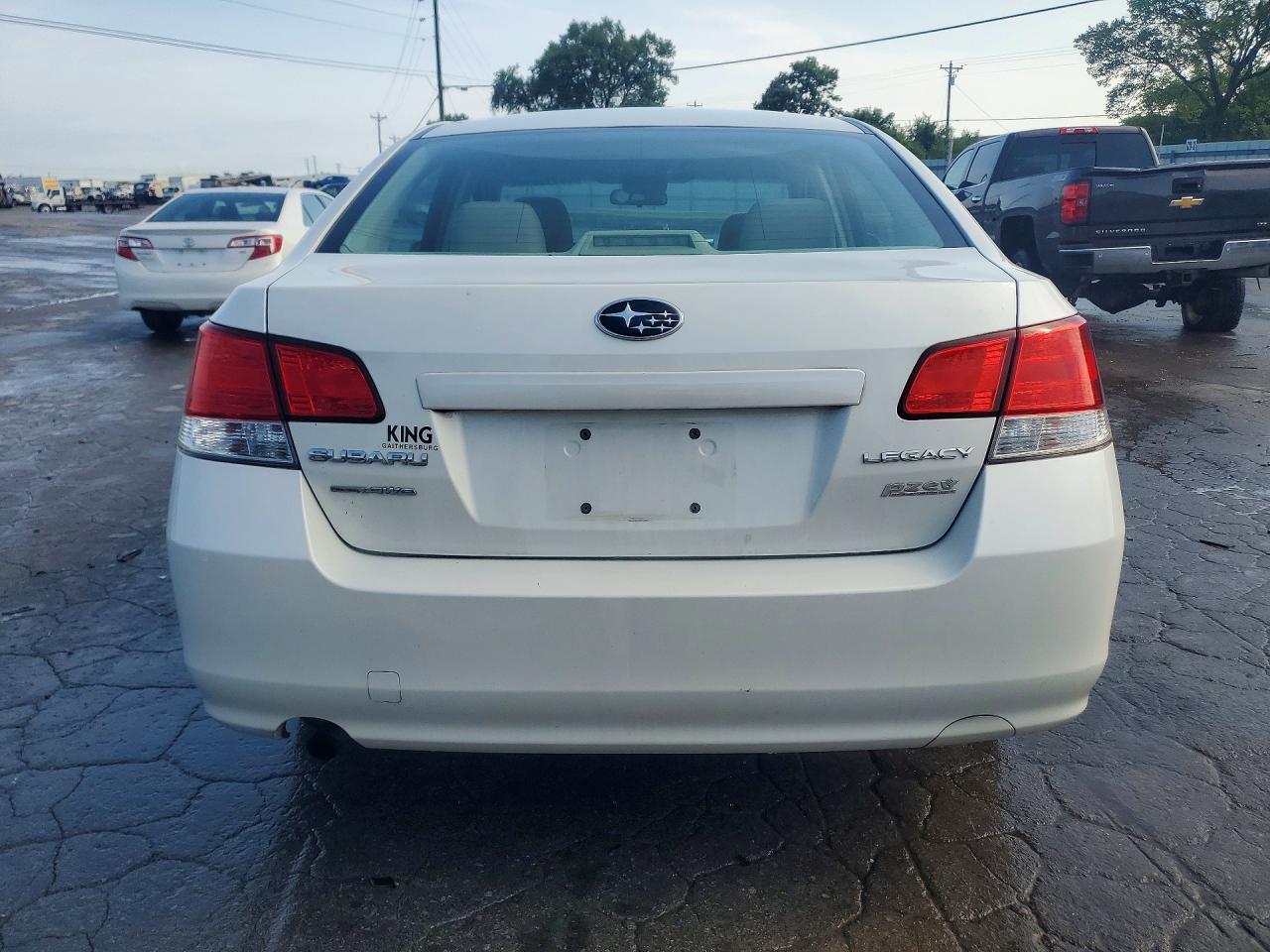 2013 Subaru Legacy 2.5i White vin: 4S3BMBA68D3017354