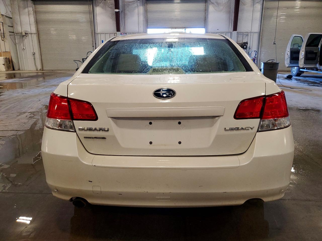 2013 Subaru Legacy 2.5i White vin: 4S3BMBA68D3040858