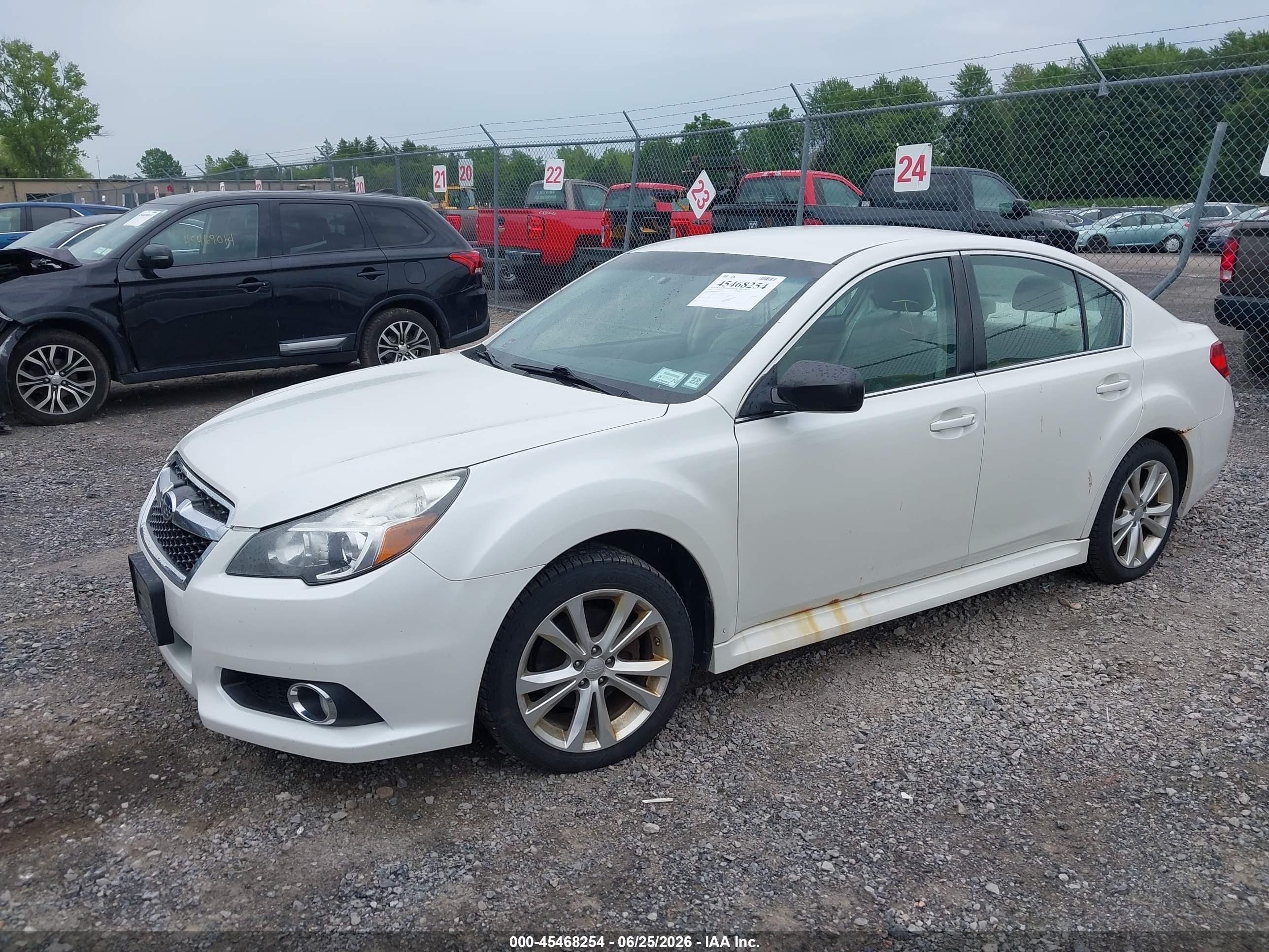 2014 Subaru Legacy 2.5i White vin: 4S3BMBA69E3008793