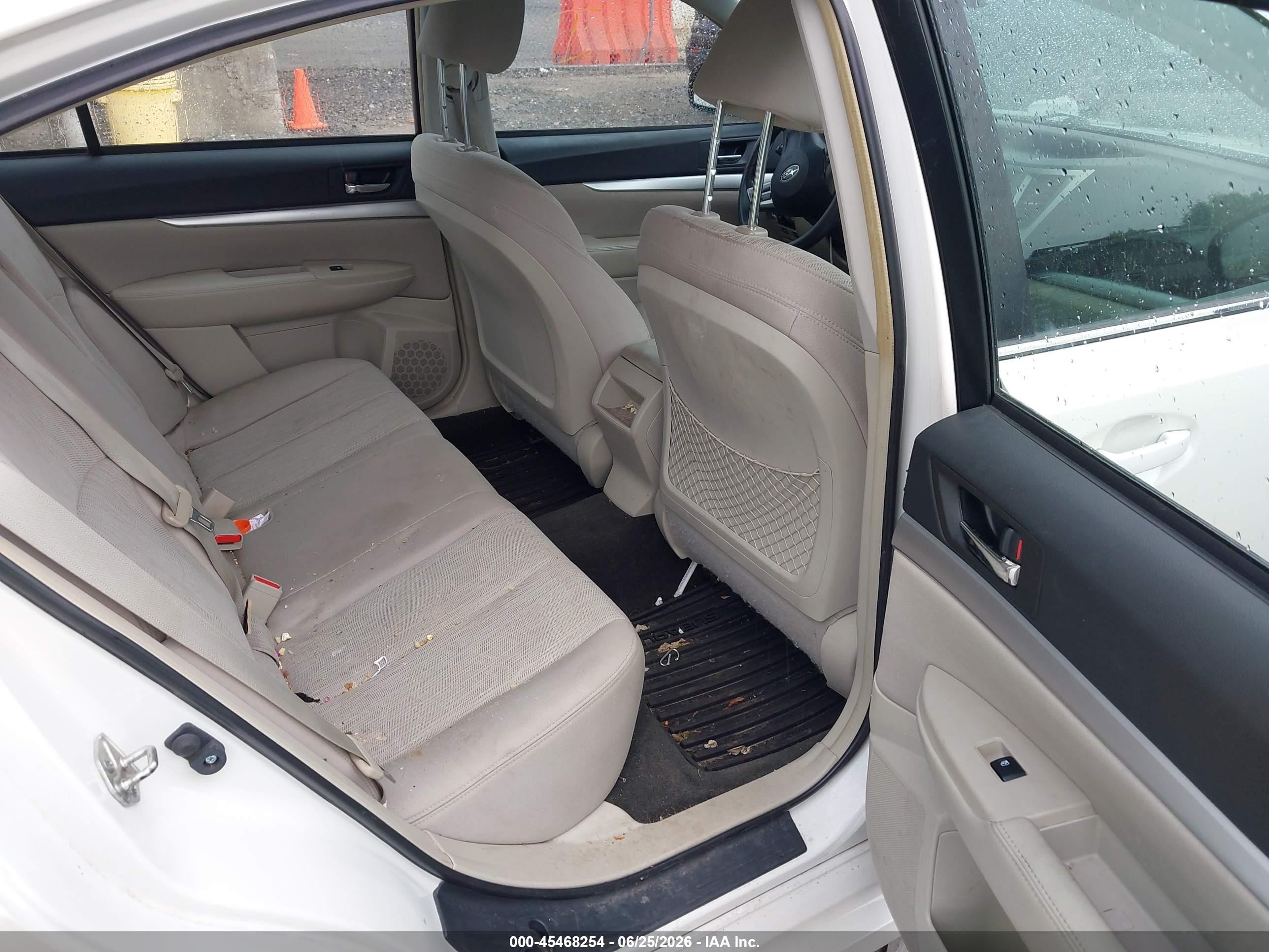 2014 Subaru Legacy 2.5i White vin: 4S3BMBA69E3008793