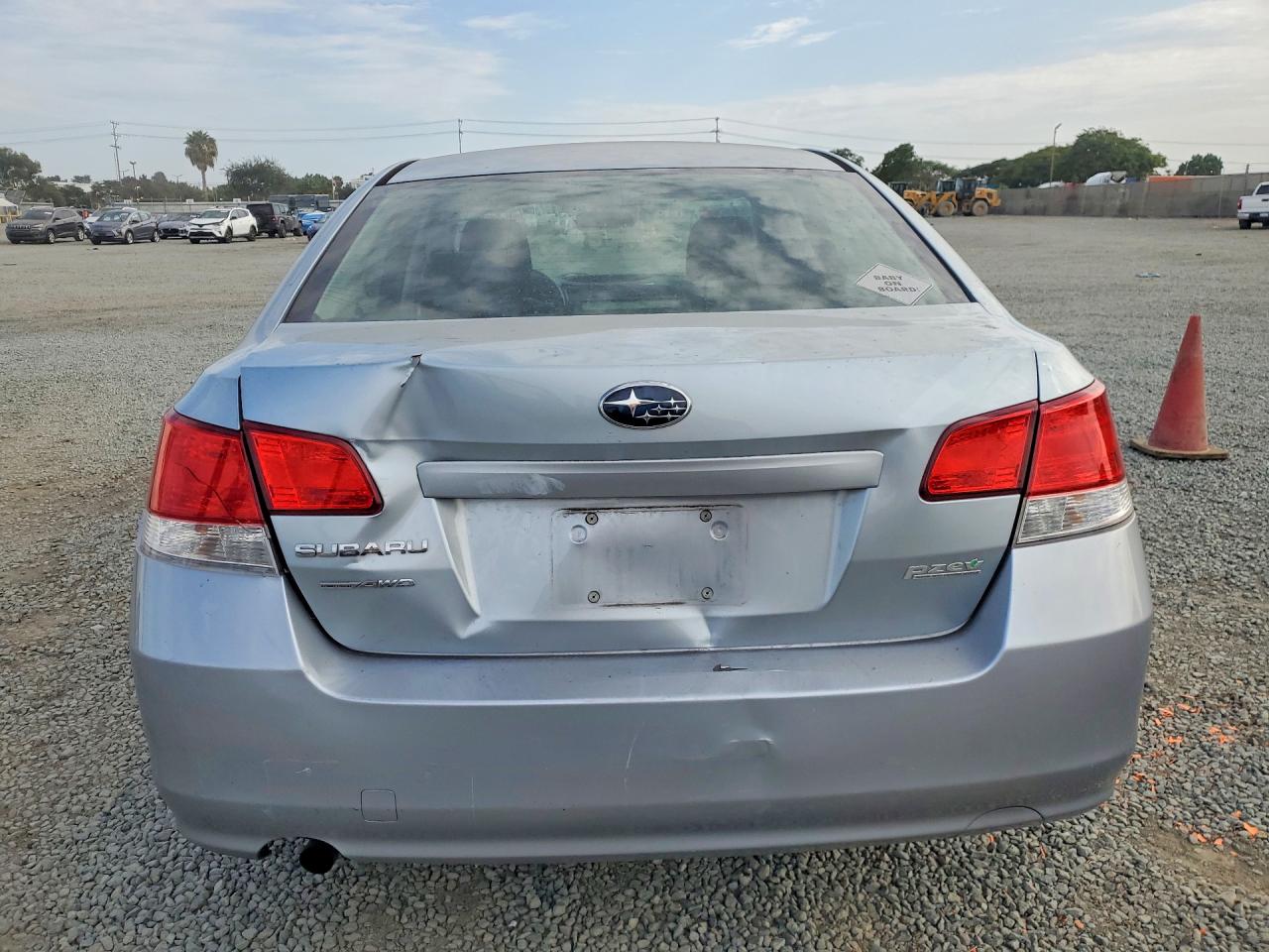 2014 Subaru Legacy 2.5i Silver vin: 4S3BMBA6XE3030138