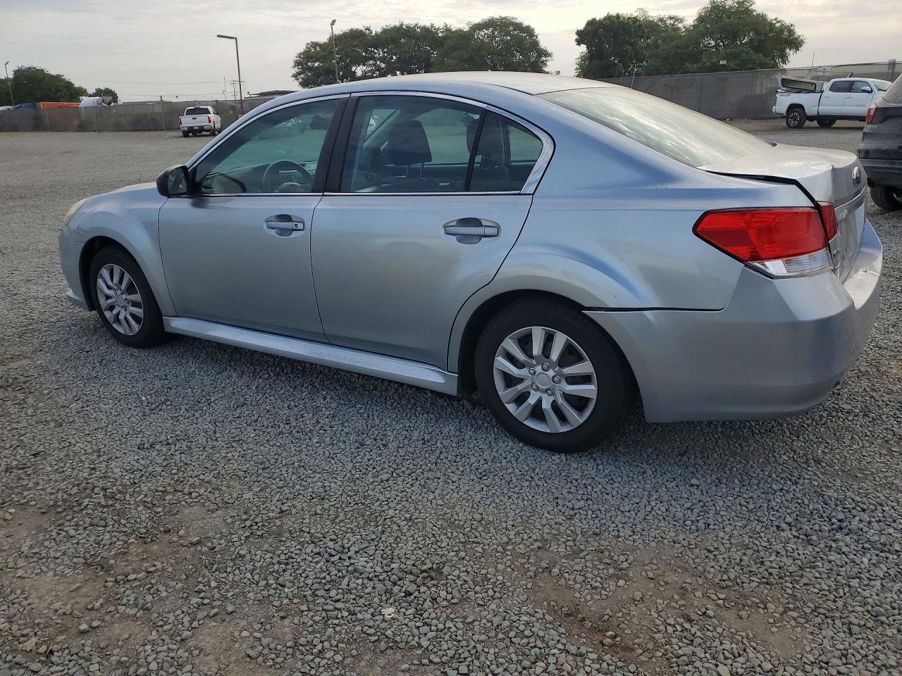 2014 Subaru Legacy 2.5i Silver vin: 4S3BMBA6XE3030138