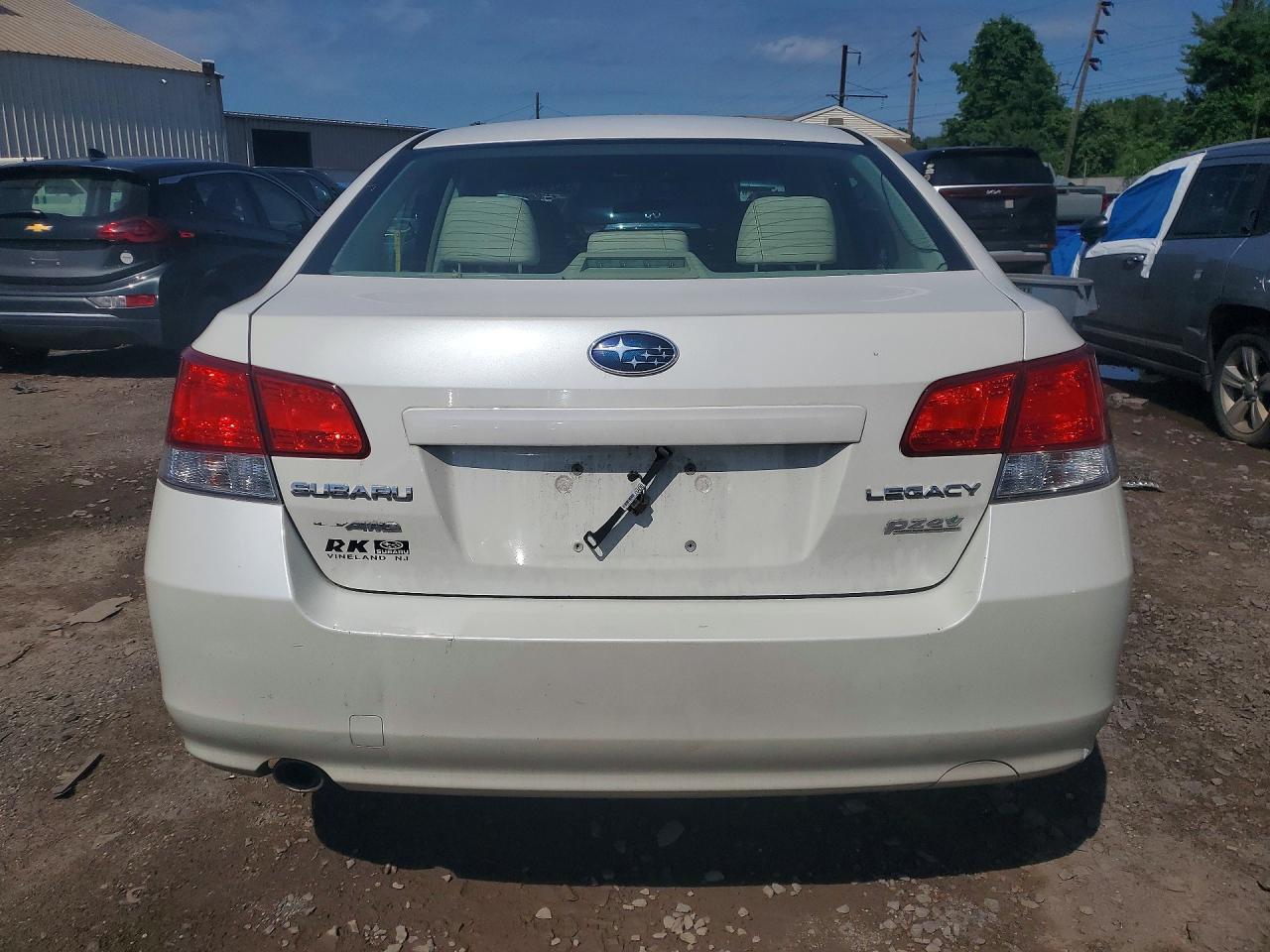 2011 Subaru Legacy 2.5i Premium White vin: 4S3BMBB61B3229167