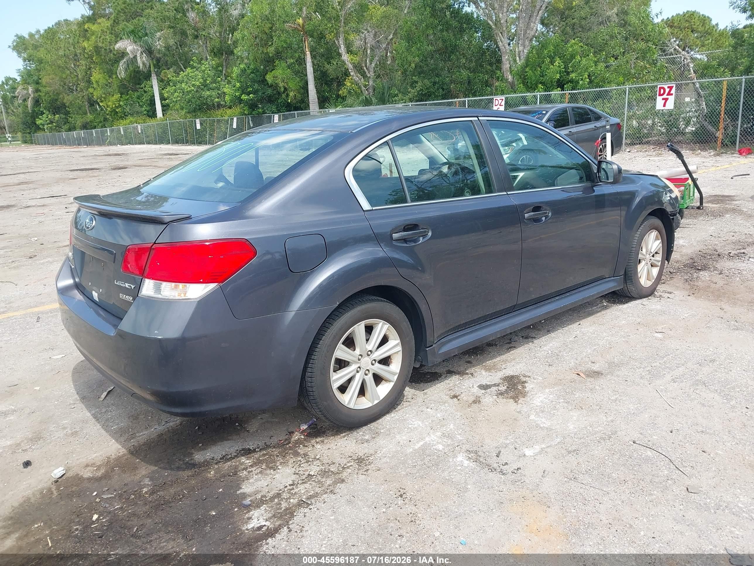 2011 Subaru Legacy 2.5i Premium Gray vin: 4S3BMBC60B3214433