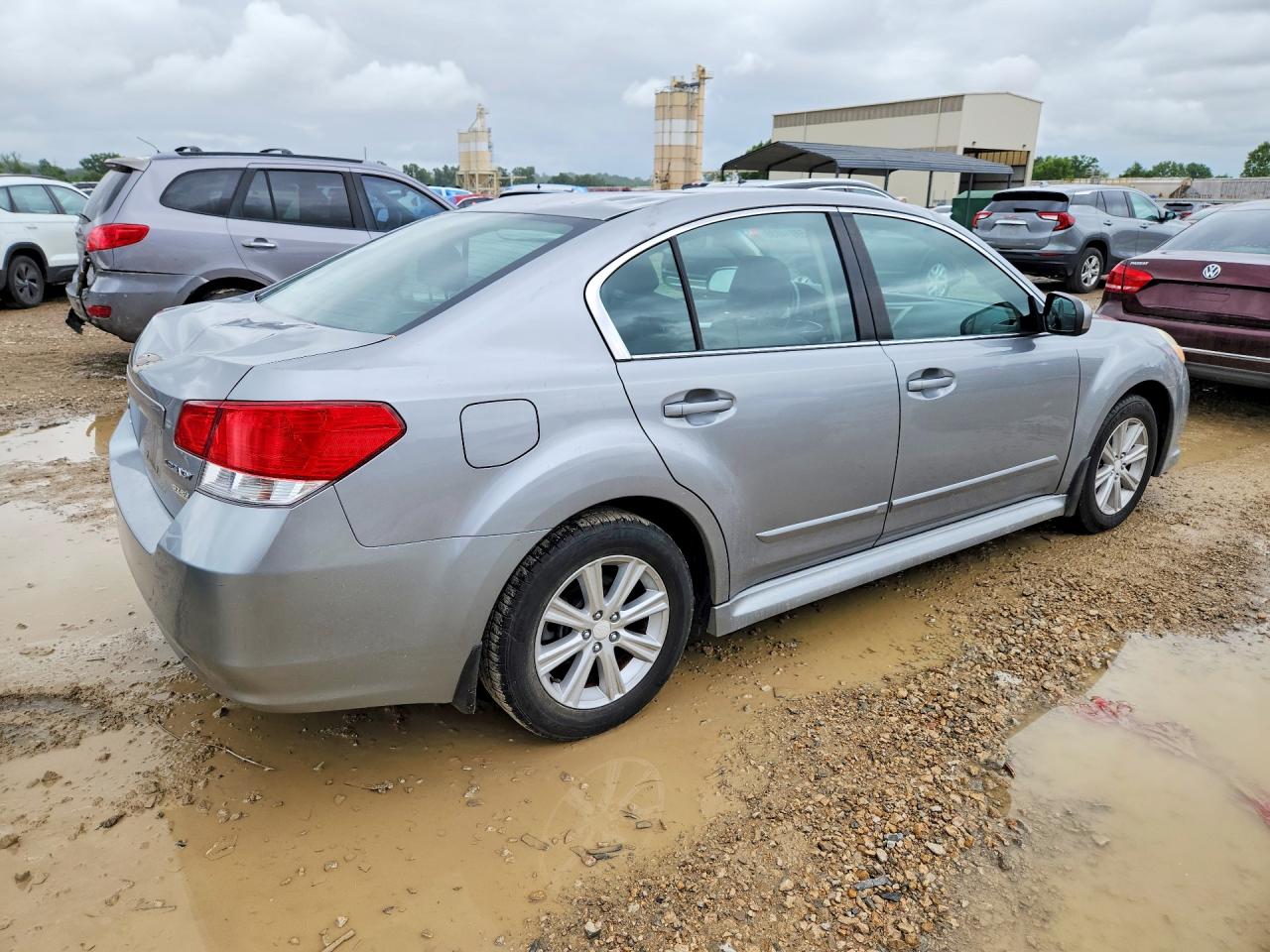 2011 Subaru Legacy 2.5i Premium Silver vin: 4S3BMBC60B3219356