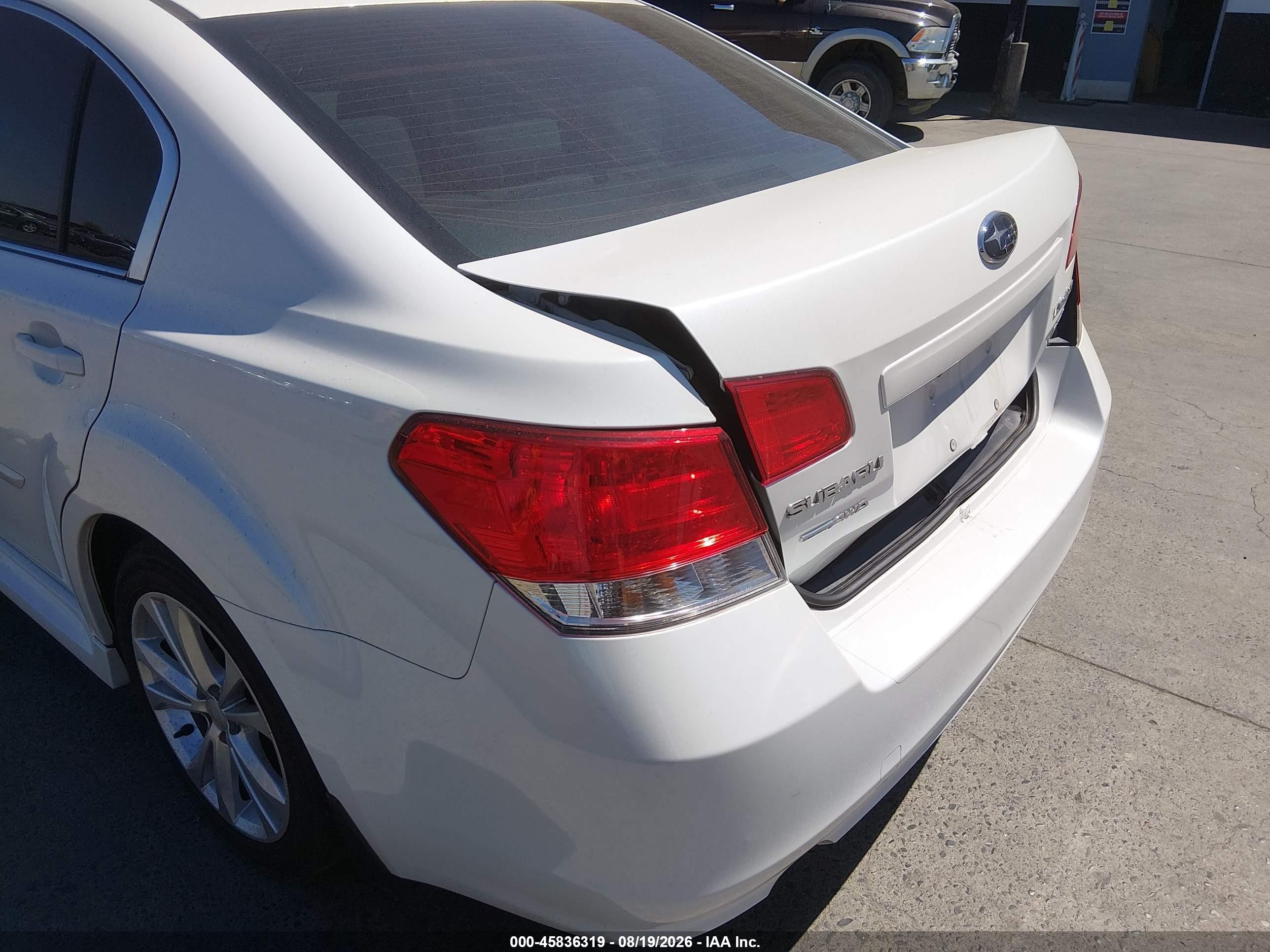 2013 Subaru Legacy 2.5i Premium White vin: 4S3BMBC60D3021198