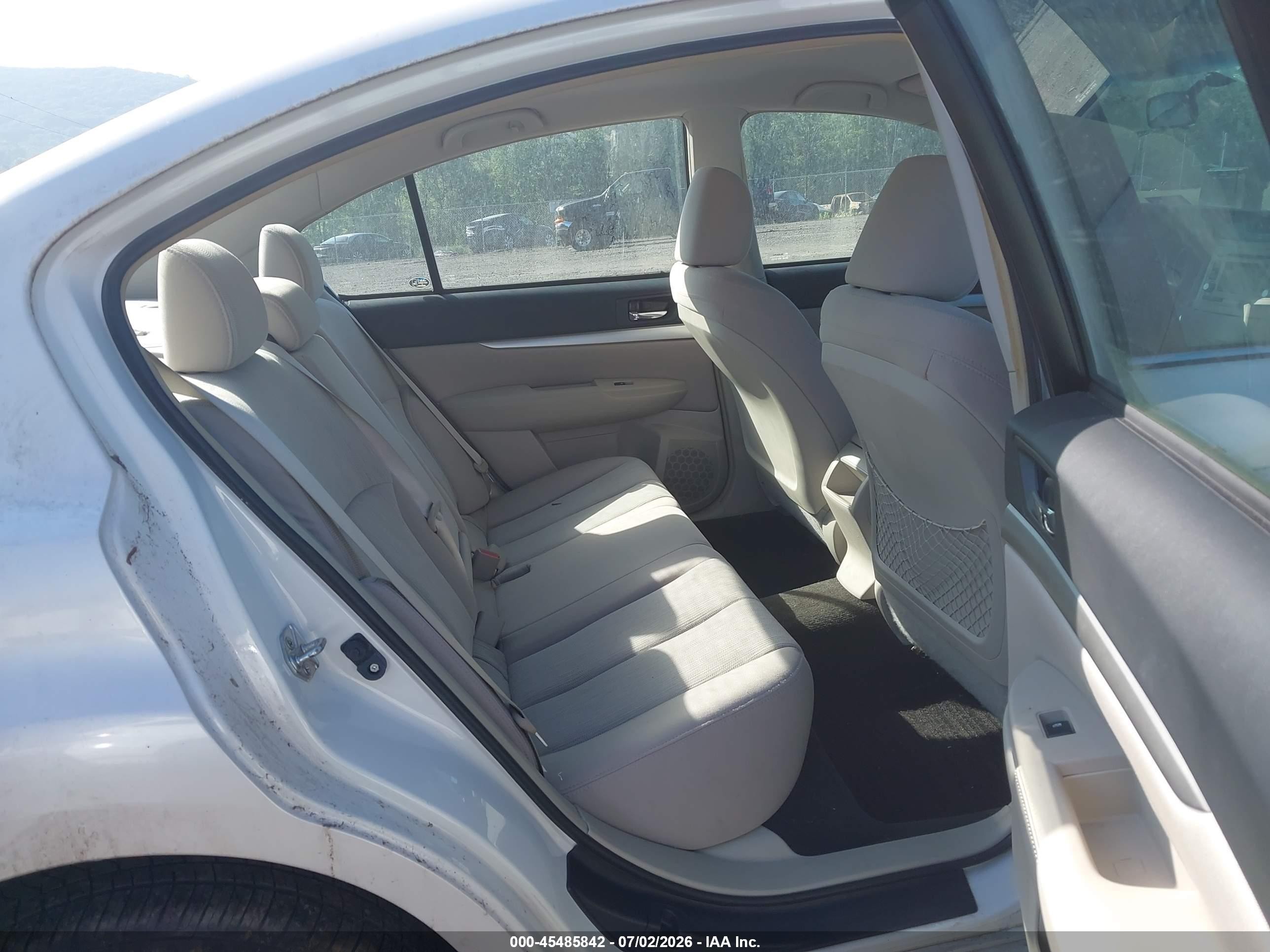 2014 Subaru Legacy 2.5i Premium White vin: 4S3BMBC60E3006525
