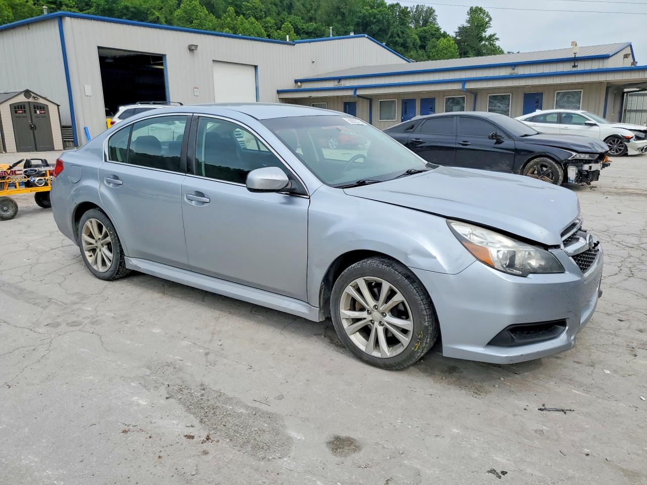 2014 Subaru Legacy 2.5i Premium Silver vin: 4S3BMBC60E3028623